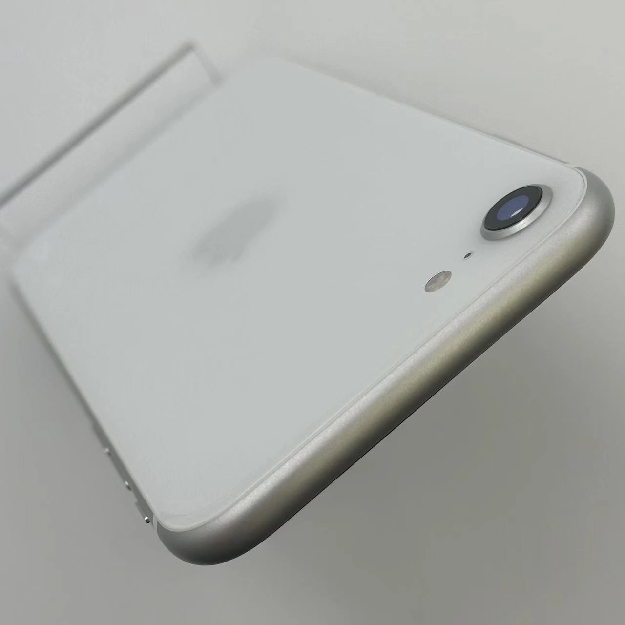 iPhoneSE 第2世代 256GB MXVU2J/A docomo版SIMフリー 極美品 ホワイト