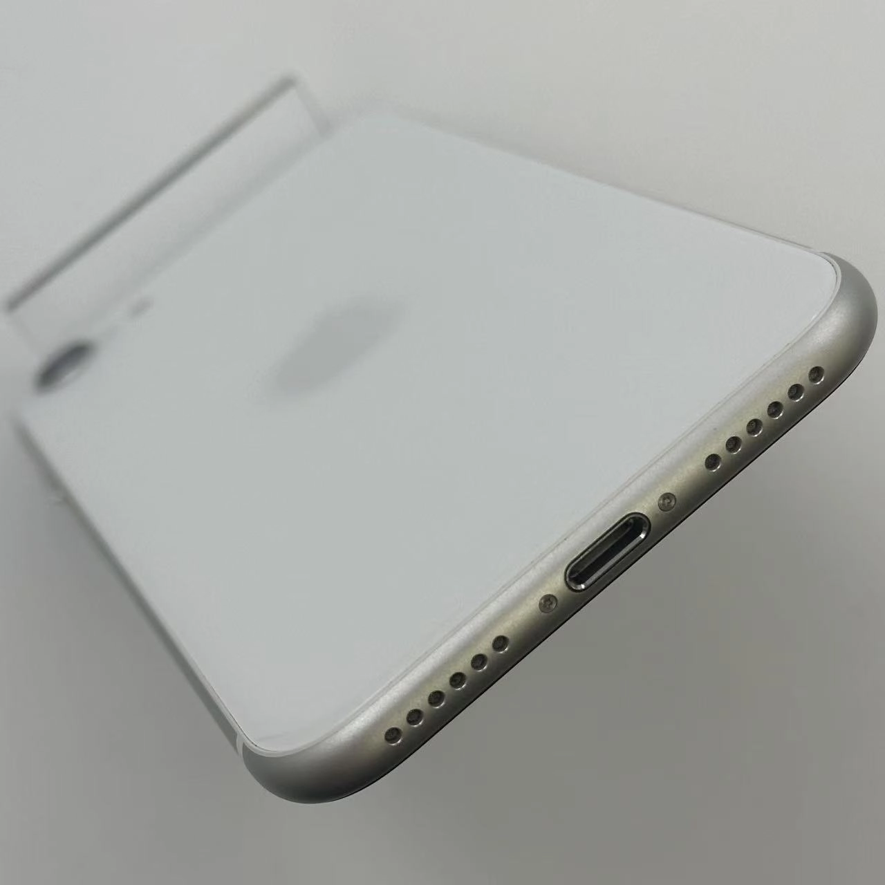 iPhoneSE 第2世代 256GB MXVU2J/A docomo版SIMフリー 極美品 ホワイト