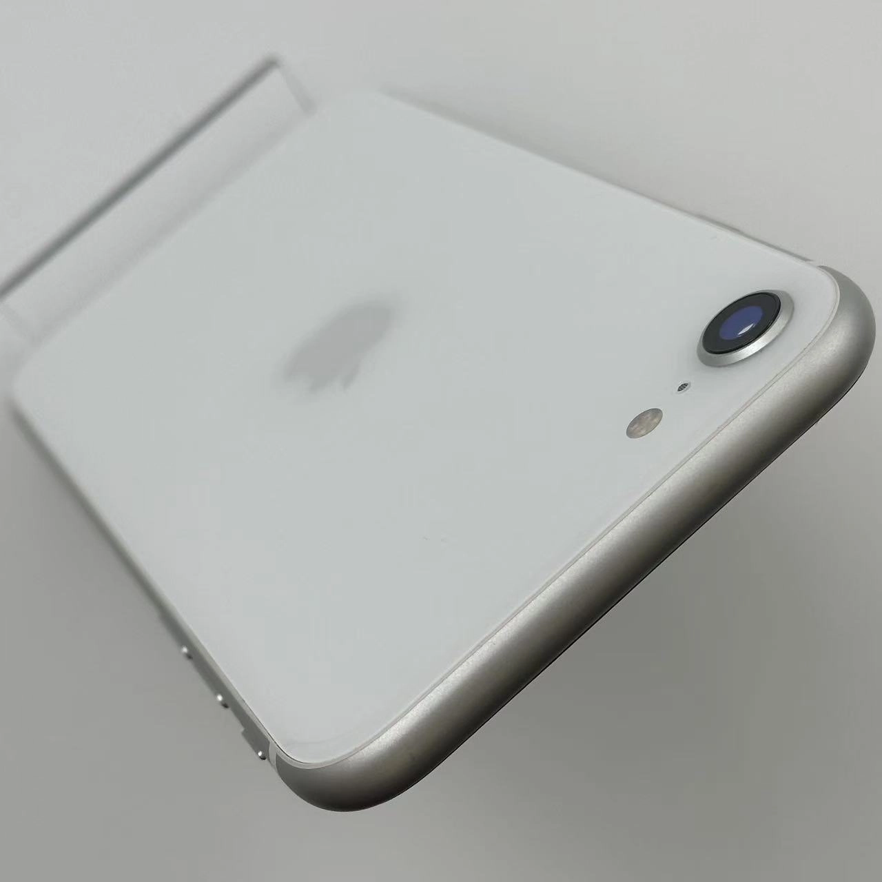 iPhoneSE 第2世代 64GB ホワイト MHGQ3J/A SoftBank版SIMフリー 極美品