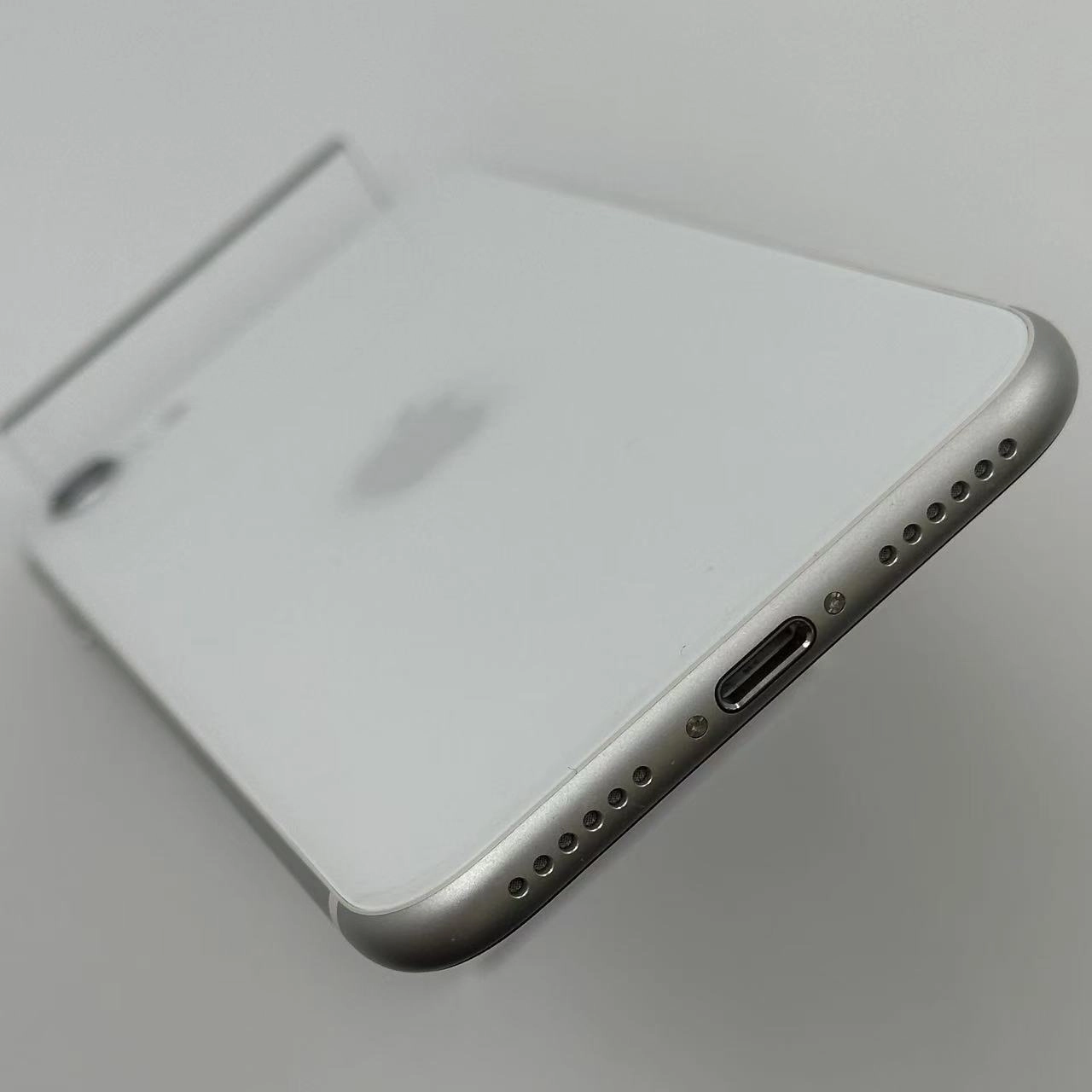 iPhoneSE 第2世代 64GB ホワイト MHGQ3J/A SoftBank版SIMフリー 極美品