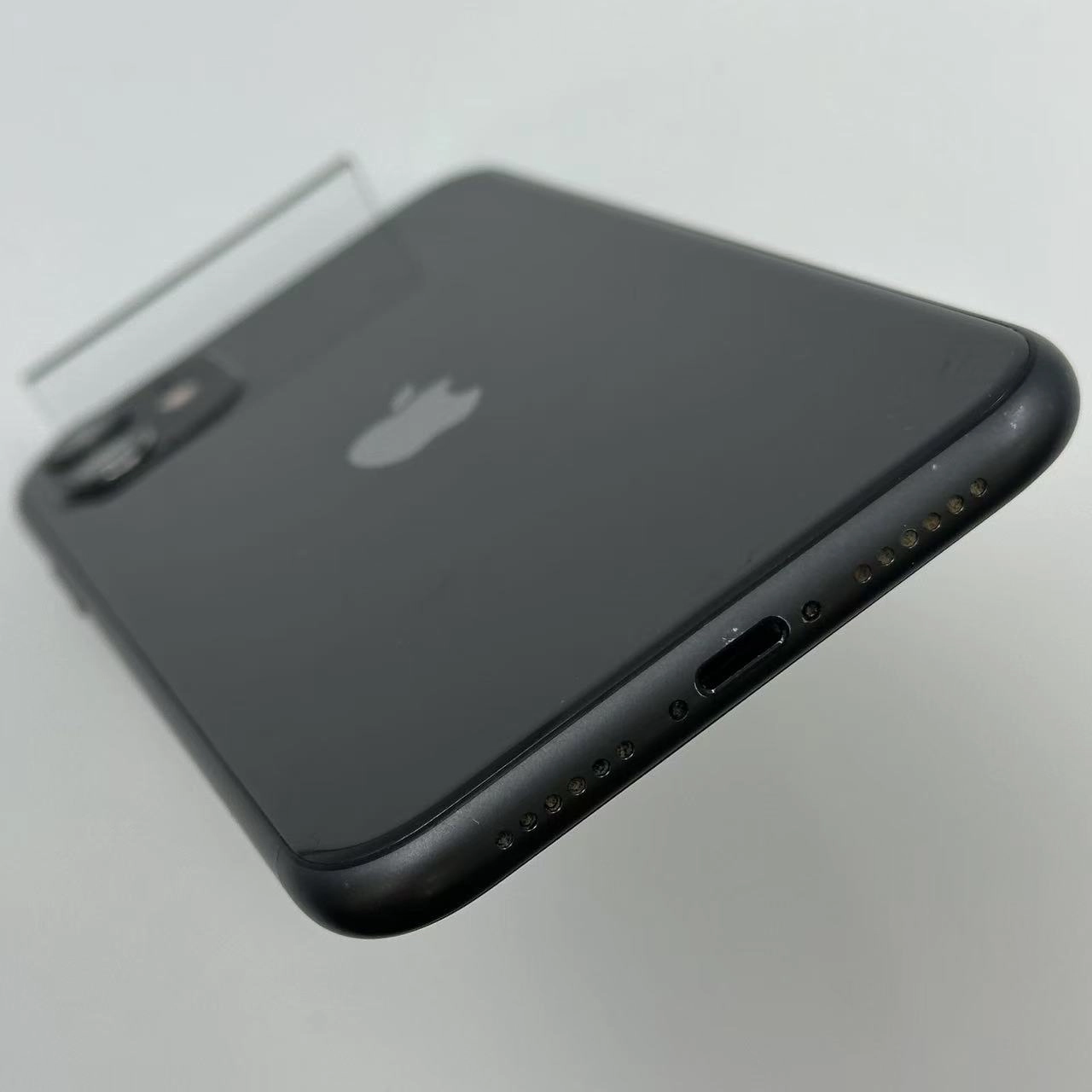 iPhone11 128GB ブラック MWM02J/A Apple版SIMフリー
