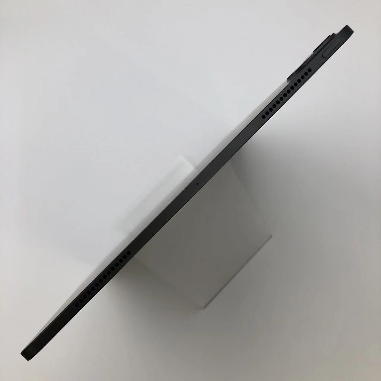 iPad Pro 13インチ 第1世代 Wi-Fiモデル 256GB スペースブラック MVX23J/A ほぼ新品