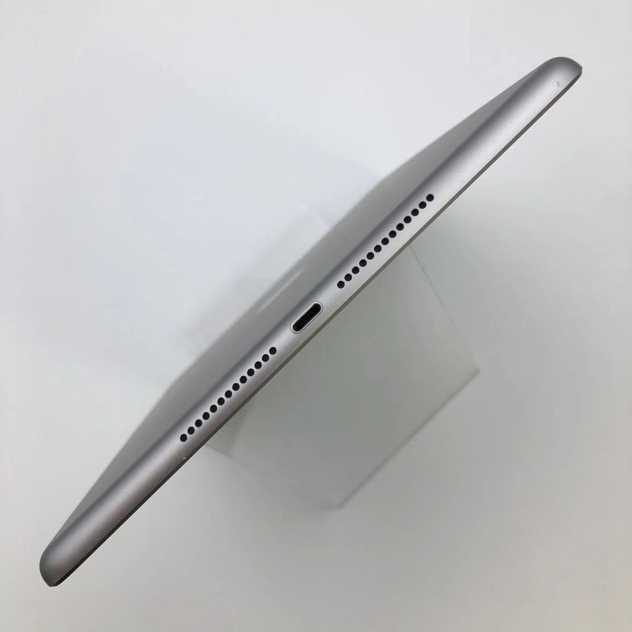 iPad 第6世代 Wi-Fiモデル 32GB スペースグレイ MR7F2J/A 美品