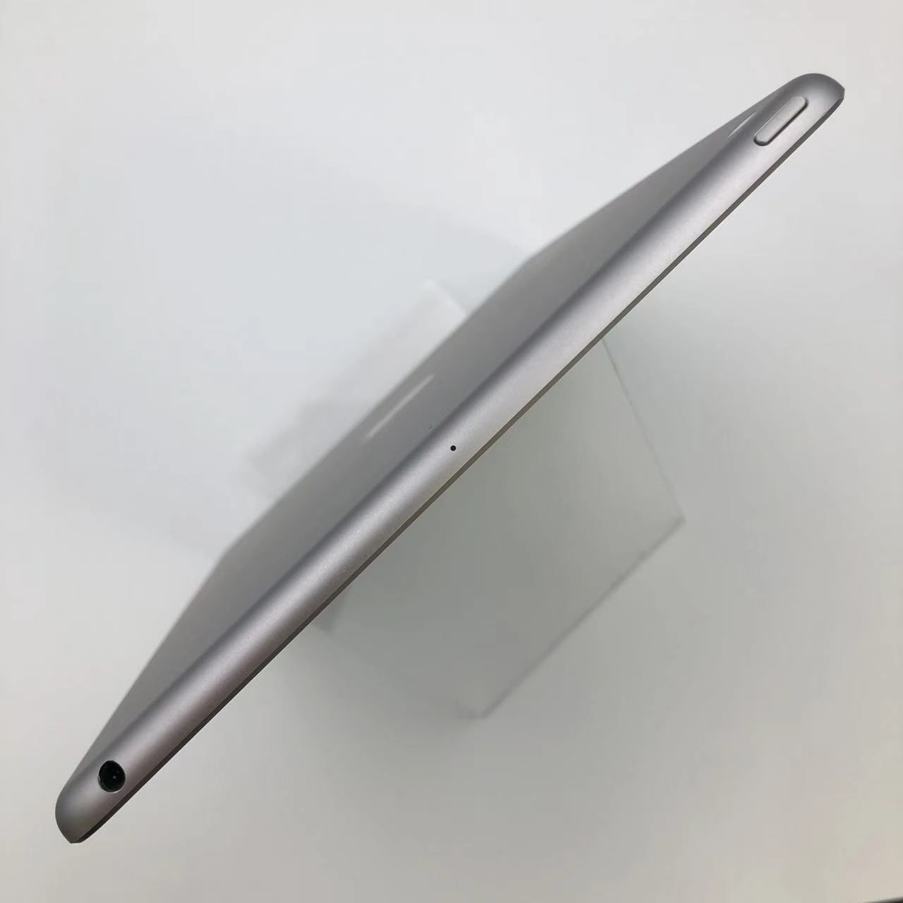 iPad 第6世代 Wi-Fiモデル 32GB スペースグレイ MR7F2J/A 美品