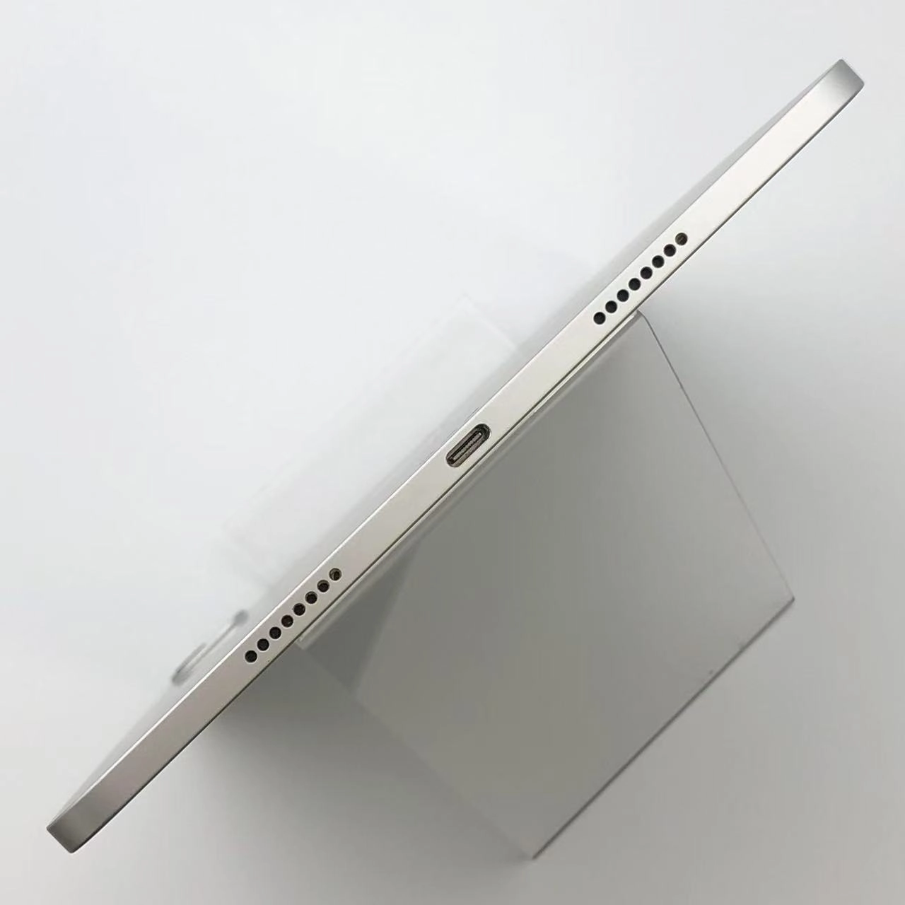 iPad Pro 11インチ 第4世代 Wi-Fiモデル 128GB シルバー MNXE3J/A 極美品
