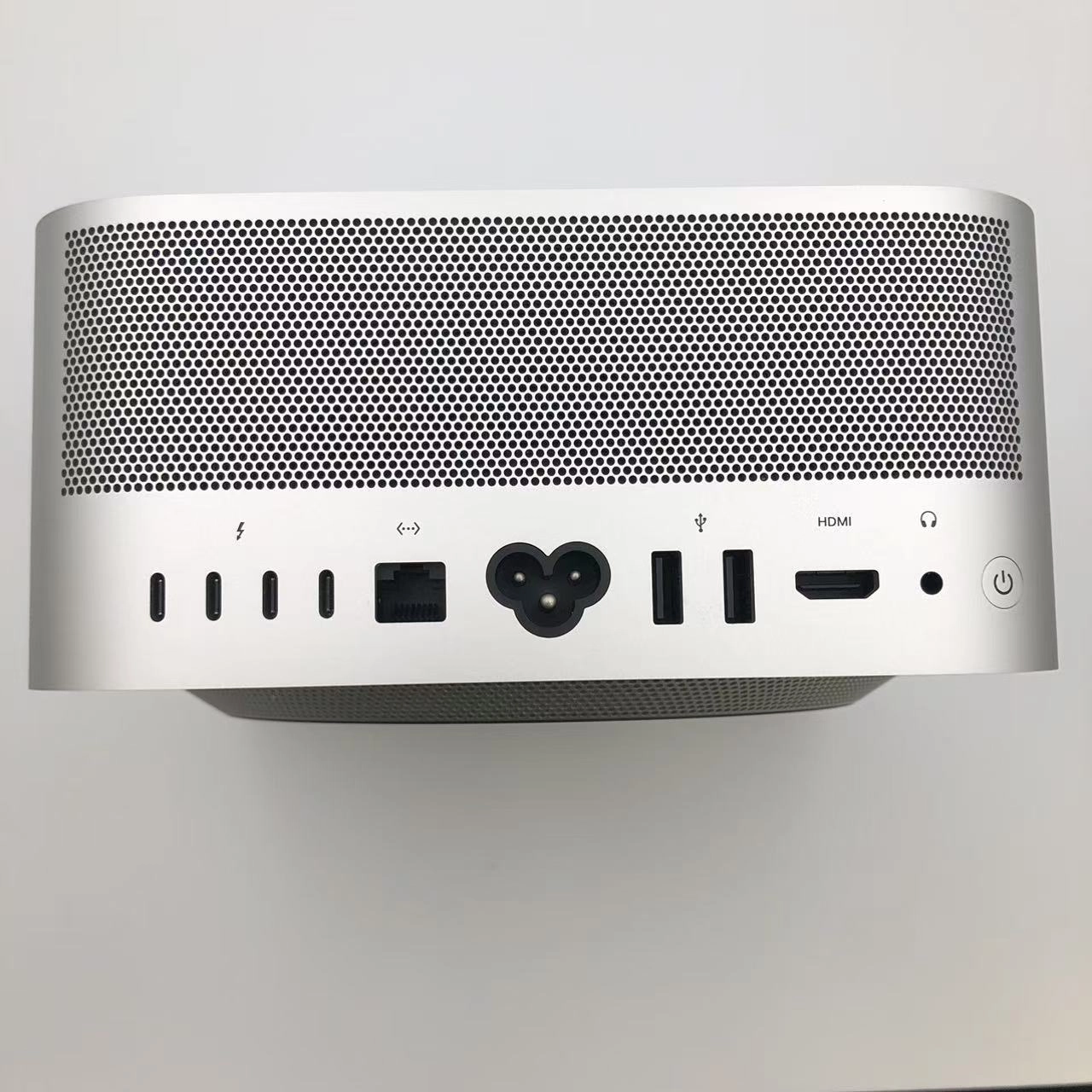 Mac Studio 2023 64GB 1TB M2 Ultra 24CPU 60GPU FQH63J/A 新品同様 シルバー