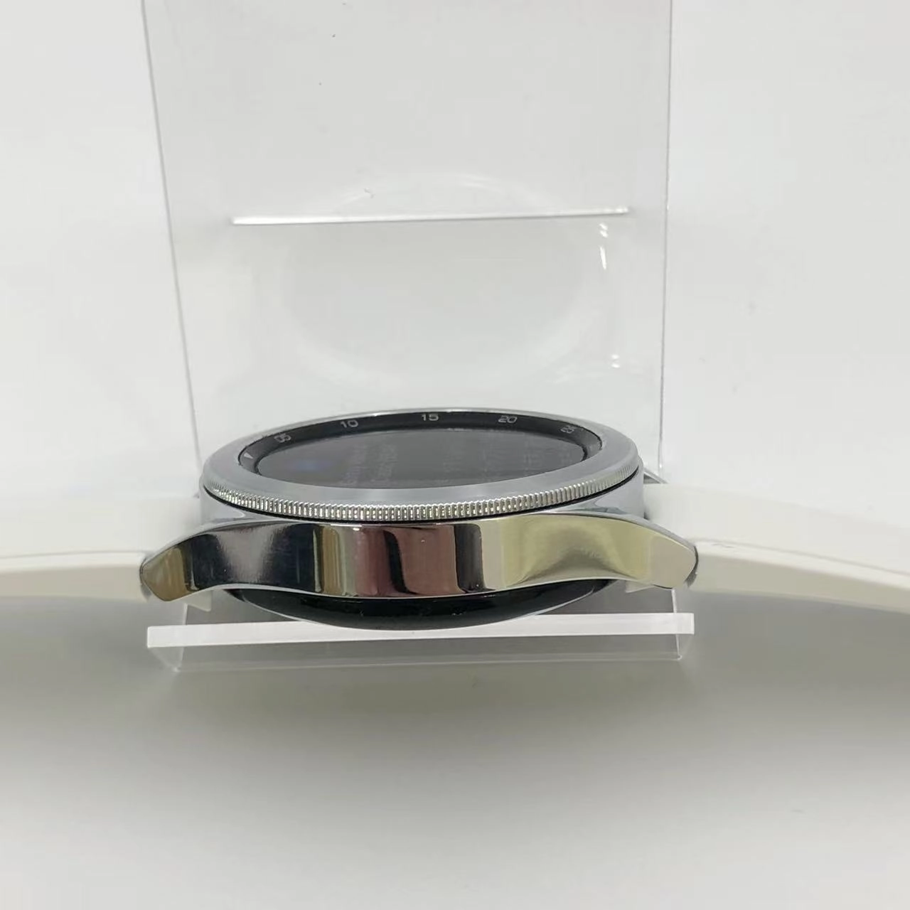 Galaxy Watch4 Classic 42mm 16GB シルバー SM-R880