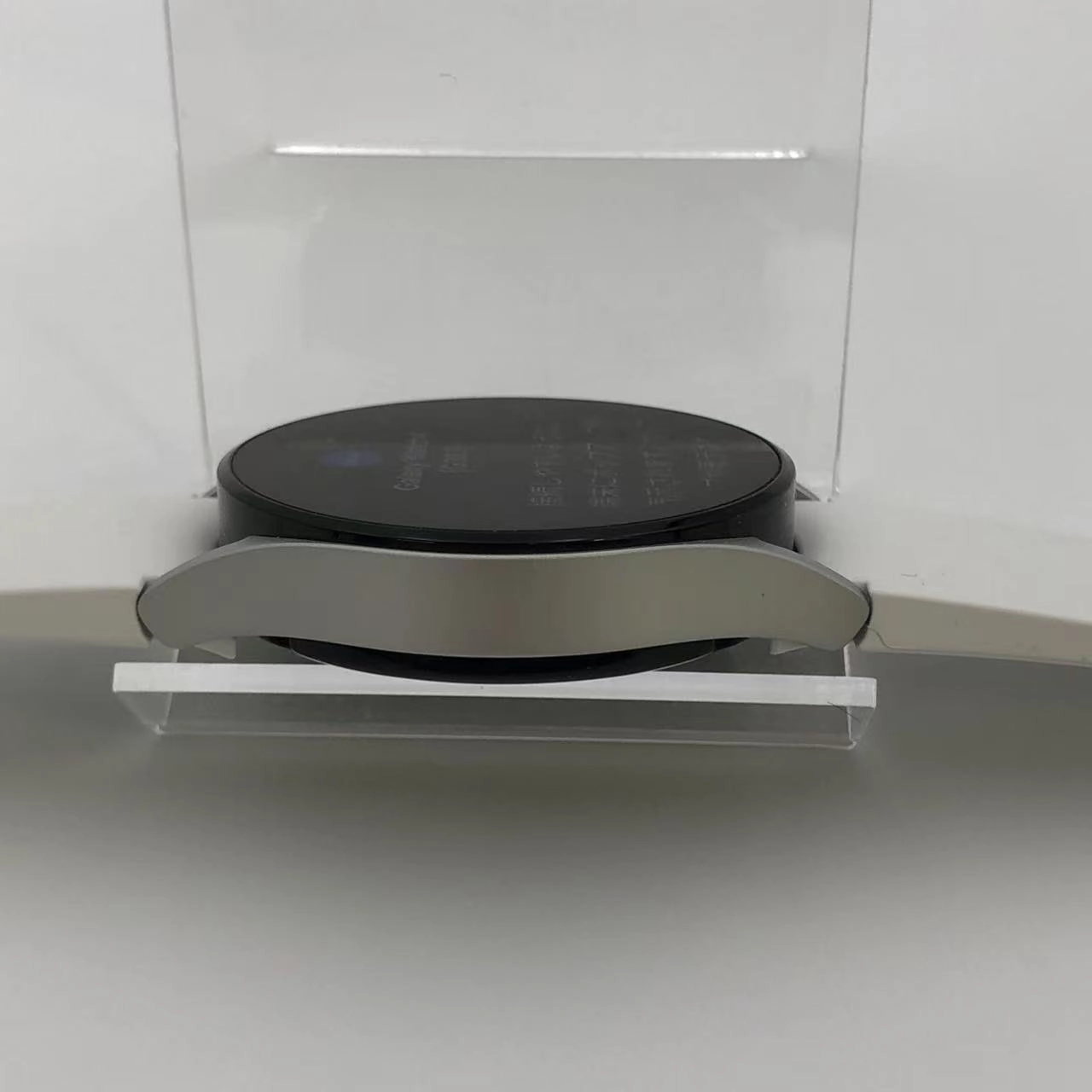 Galaxy Watch4 40mm SM-R860NZ ** シルバー RFAT10HG38J