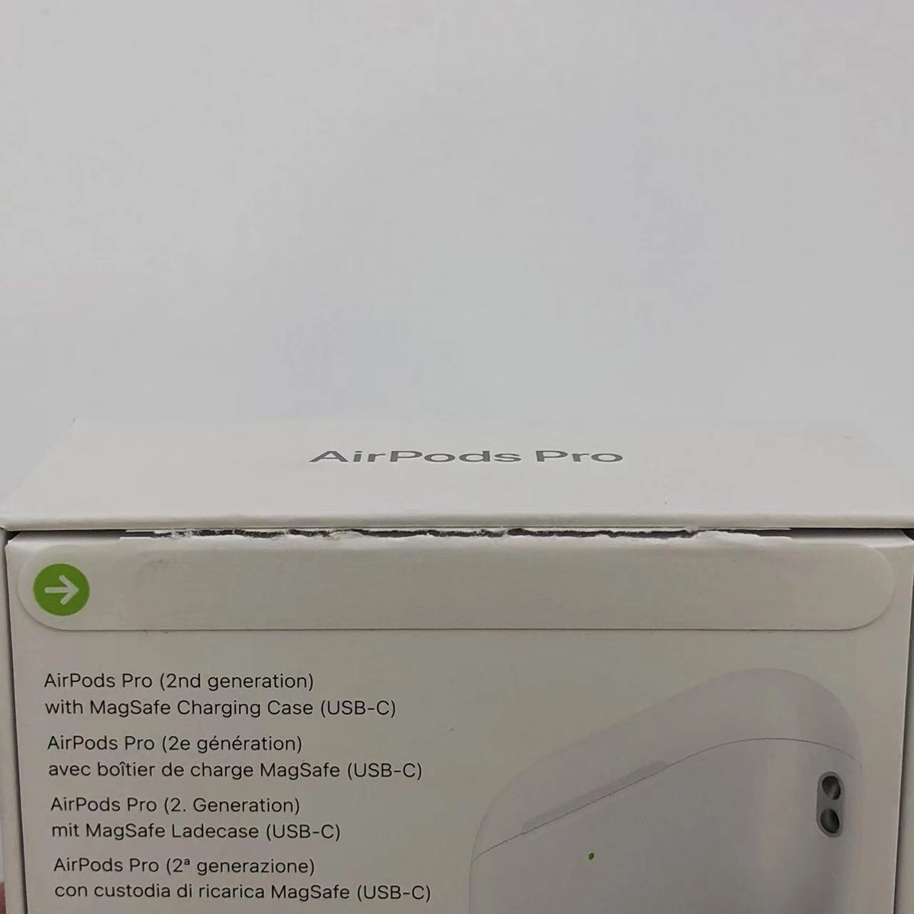 AirPods Pro 第2世代 MagSafe充電ケース(USB-C)付き ホワイト MTJV3J/A