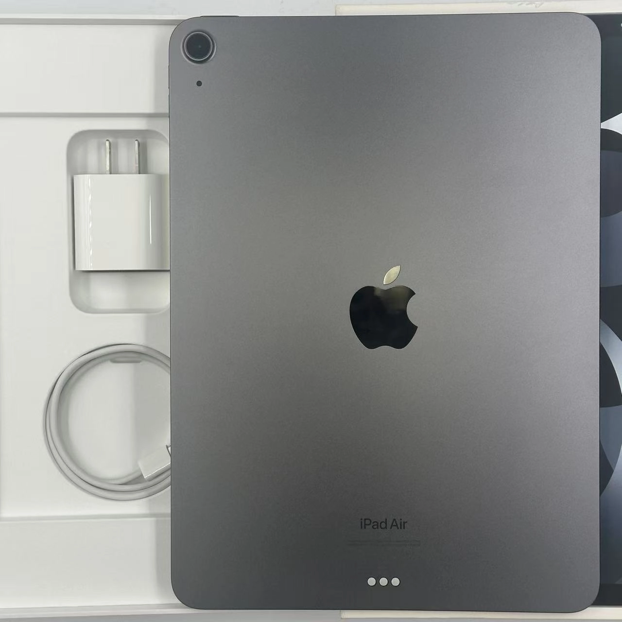 iPad Air 第5世代 Wi-Fiモデル 256GB スペースグレイ MM9L3J/A