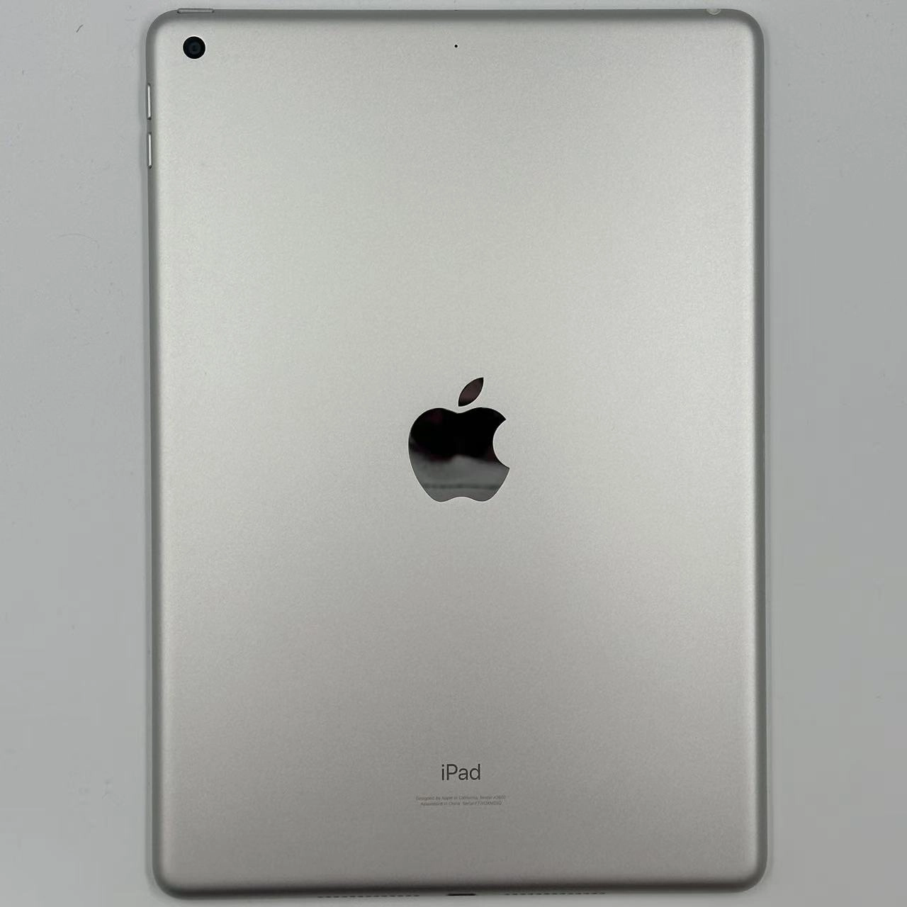 iPad 第9世代 Wi-Fiモデル 64GB シルバー MK2L3J/A 極美品