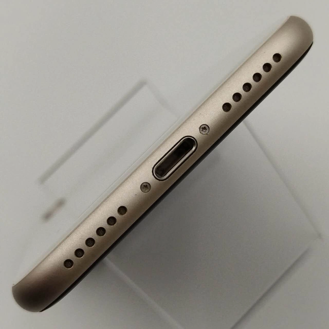 iPhoneSE 第3世代 64GB スターライト MMYD3J/A SoftBank版SIMフリー