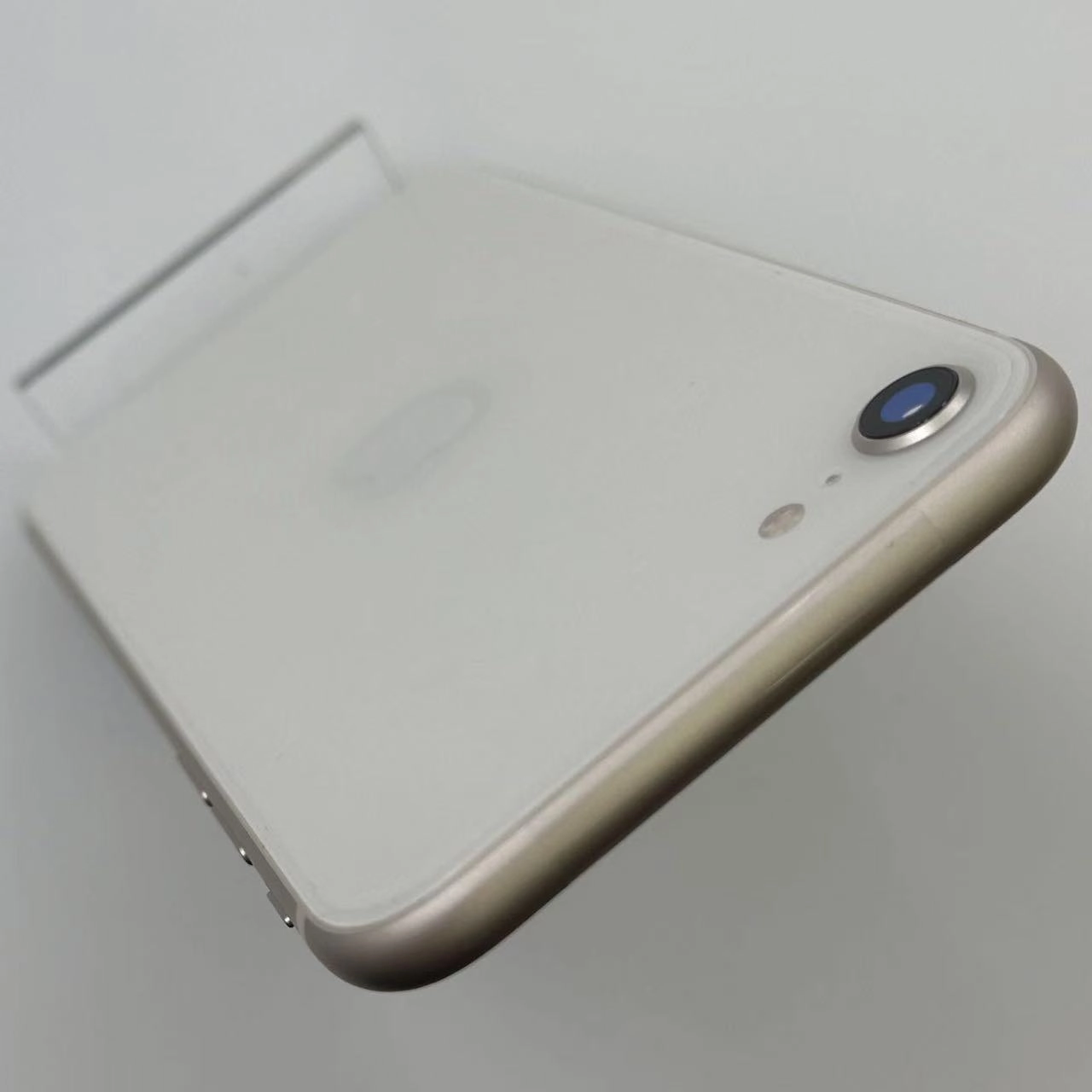 iPhoneSE 第3世代 64GB スターライト MMYD3J/A AU版SIMフリー 未使用品