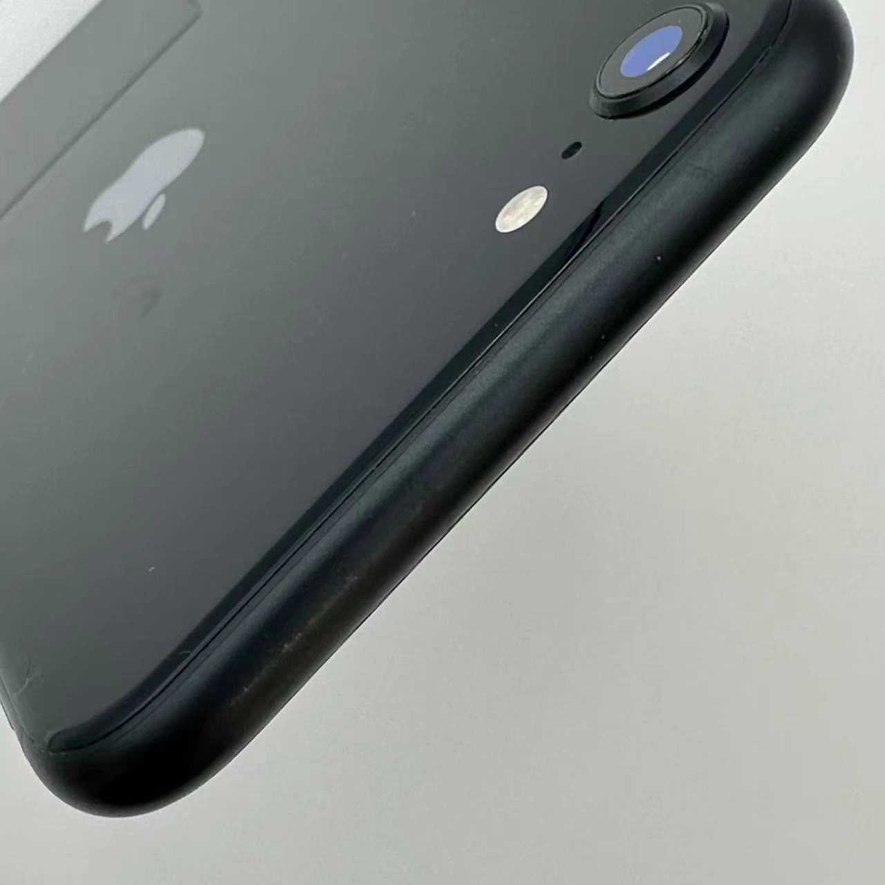 iPhoneSE 第3世代 64GB ミッドナイト MMYC3J/A AU版SIMフリー