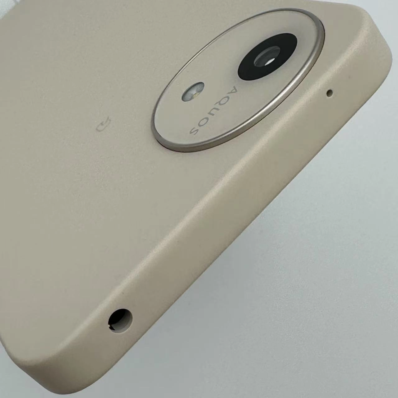 AQUOS wish4 4GB 64GB SH-52E docomo版SIMフリー 新品同様 ホワイト