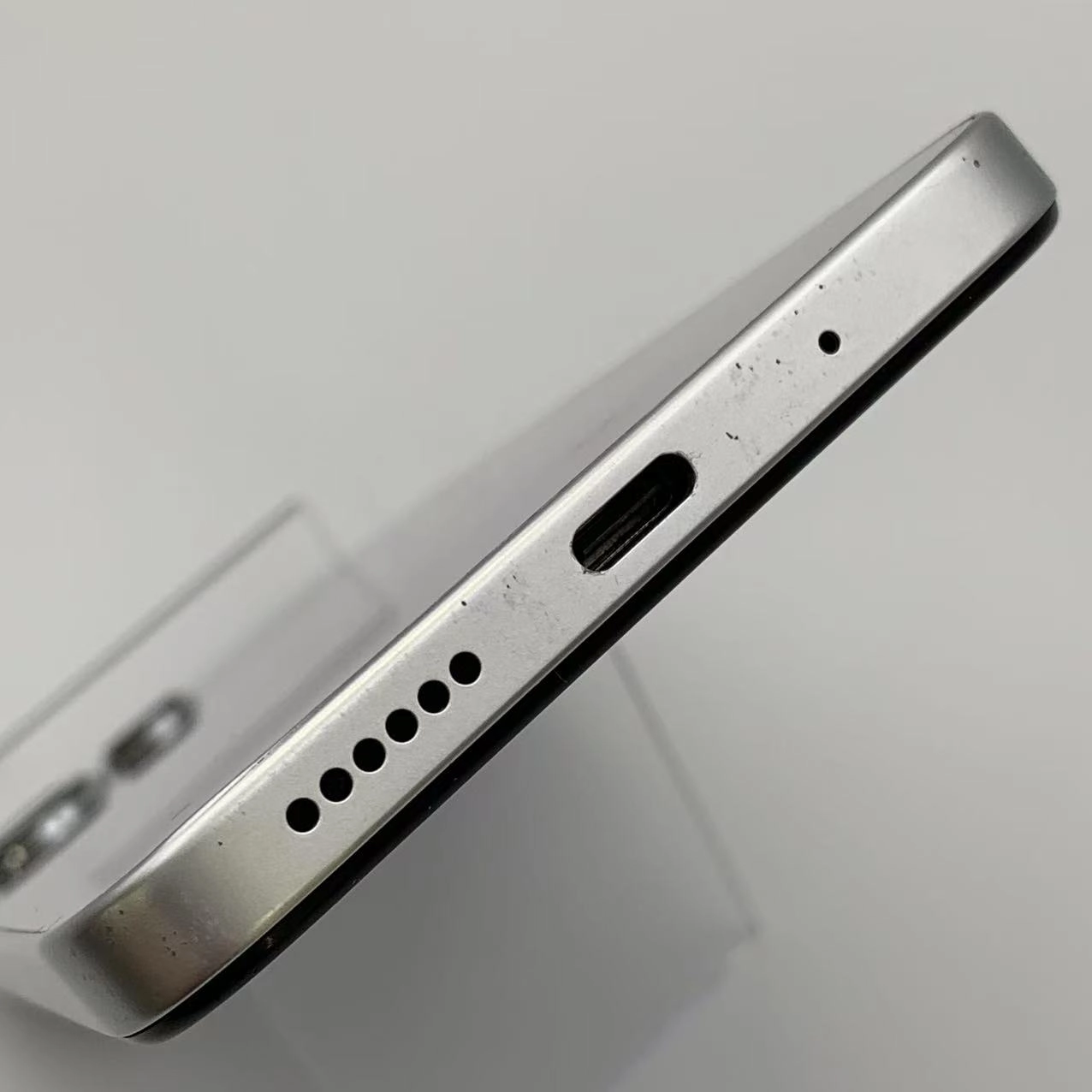 Xiaomi Redmi 12 5G 4GB/128GB ポーラーシルバー XIG03 SIMフリー