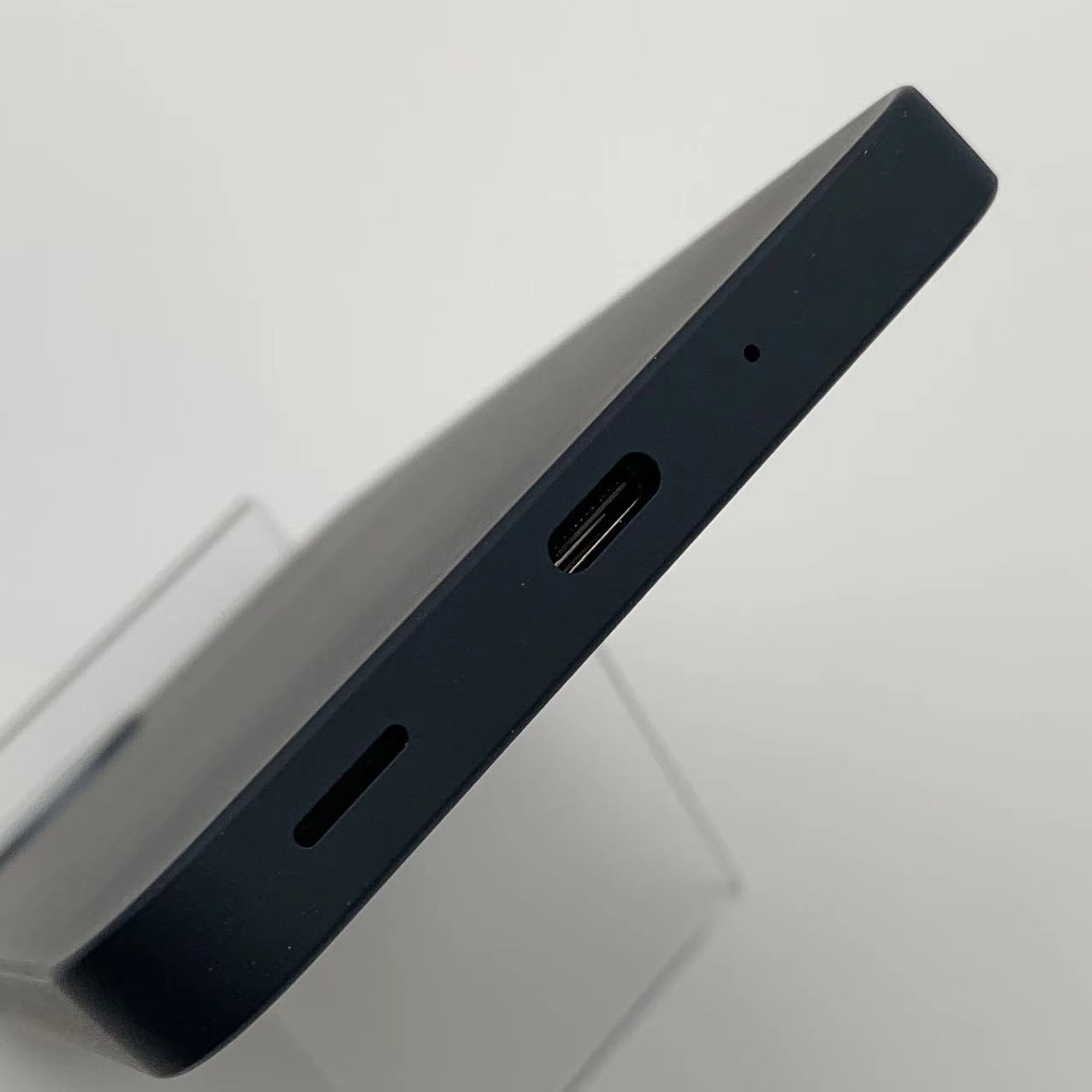 AQUOS wish4 4GB/64GB ブラック SH-52E docomo版SIMフリー 新品同様