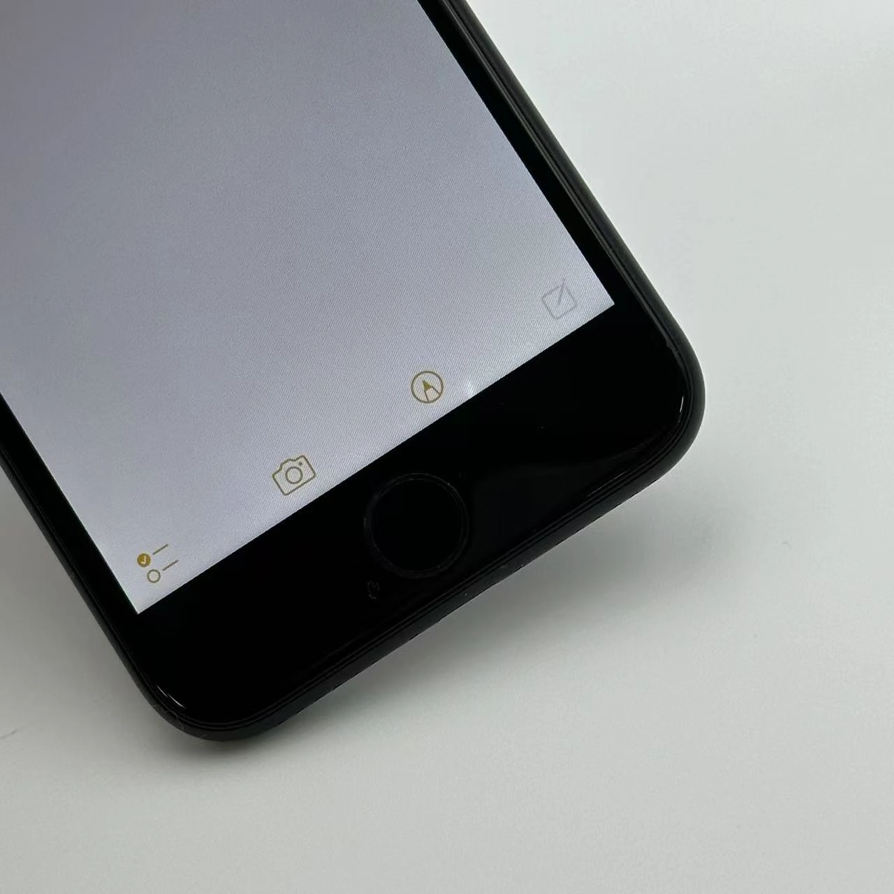 iPhoneSE 第3世代 128GB ミッドナイト MMYF3J/A au版SIMフリー