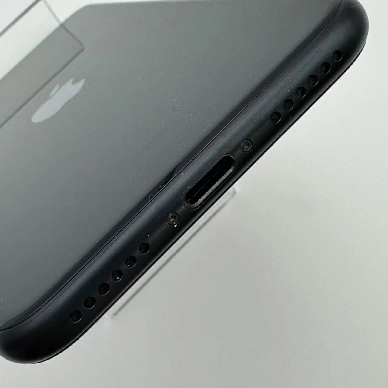 iPhoneSE 第3世代 128GB ミッドナイト MMYF3J/A au版SIMフリー