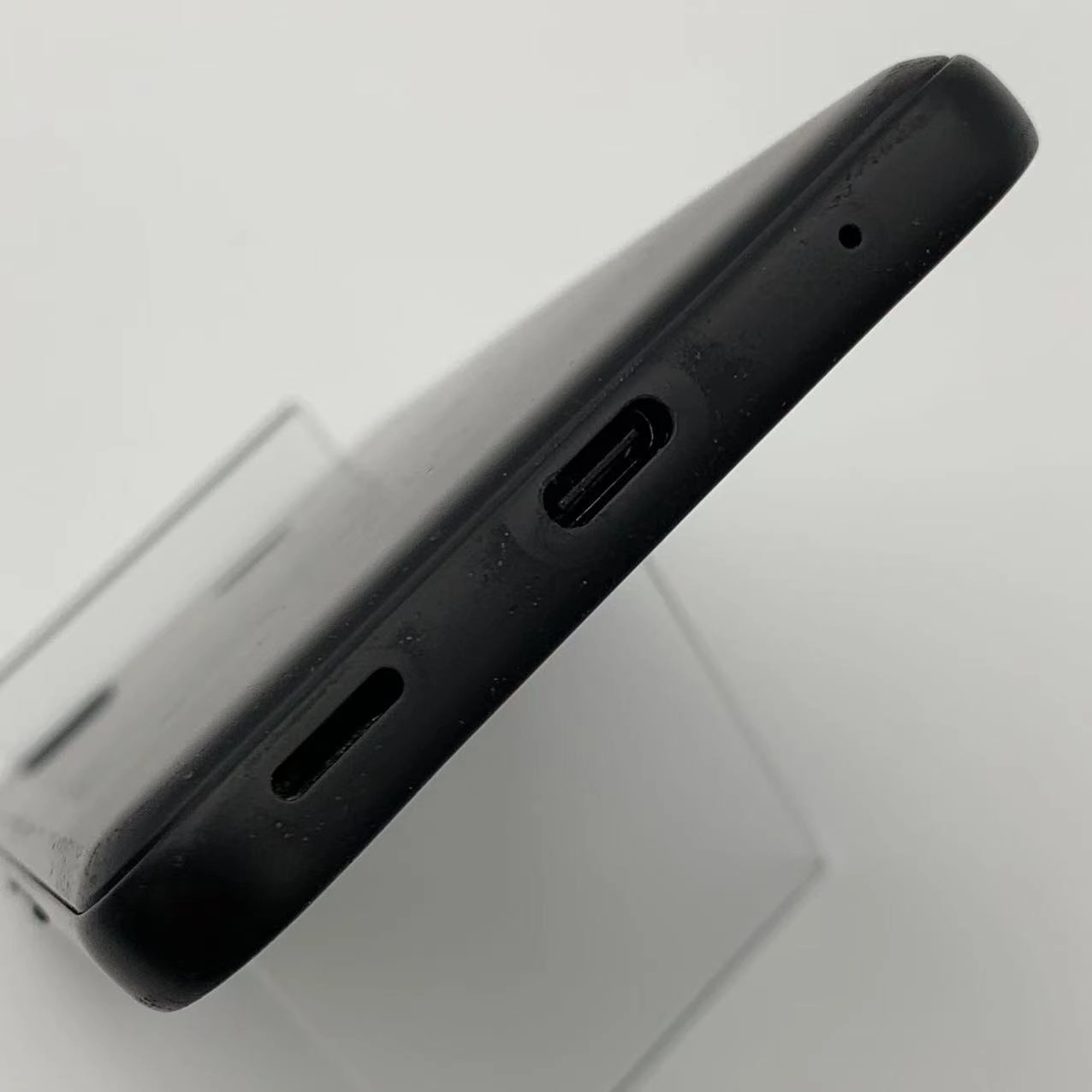 arrows We 64GB ブラック FCG01 AU版SIMフリー