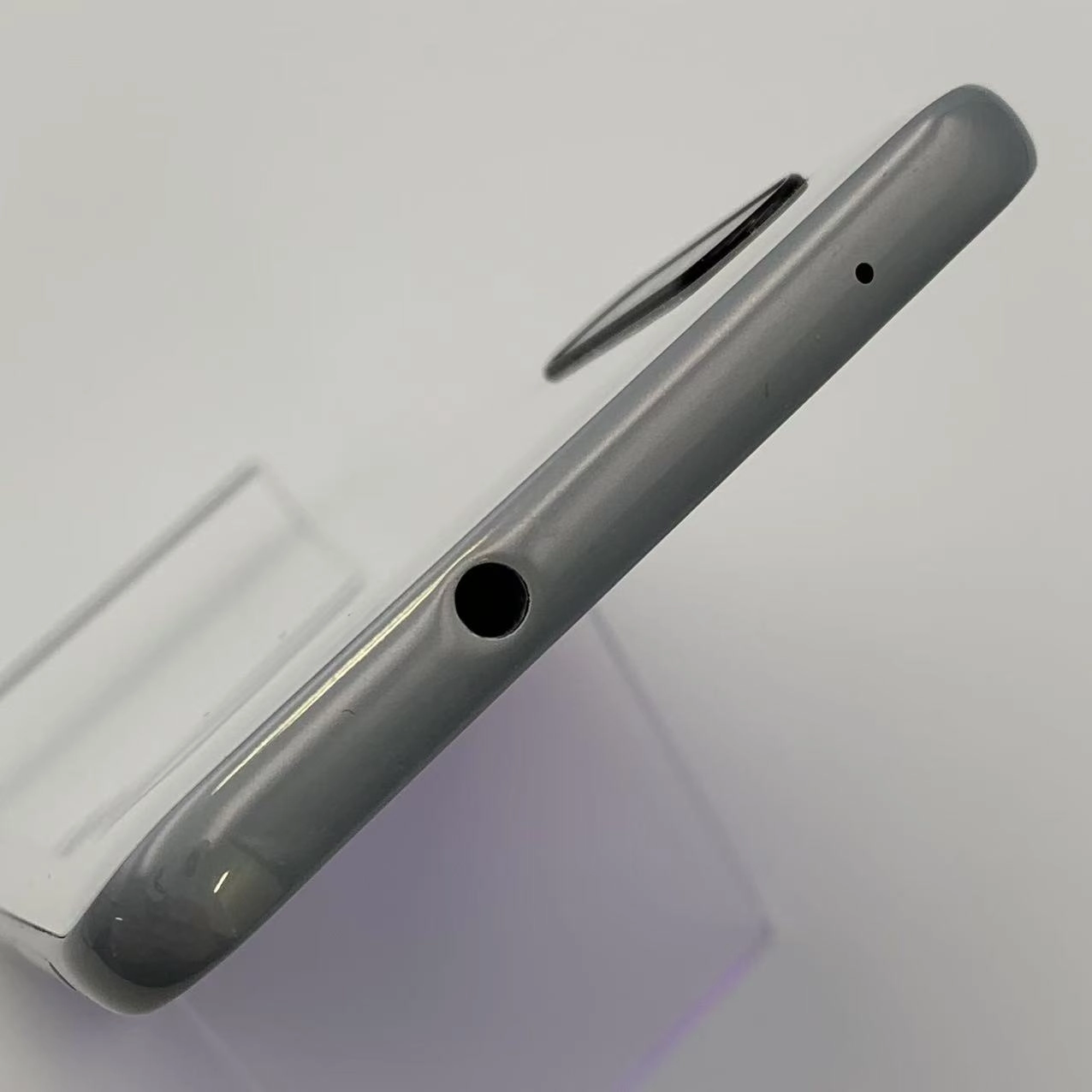 Galaxy A41 64GB ホワイト SC-41A SIMロック解除済 docomo版SIMフリー 極美品