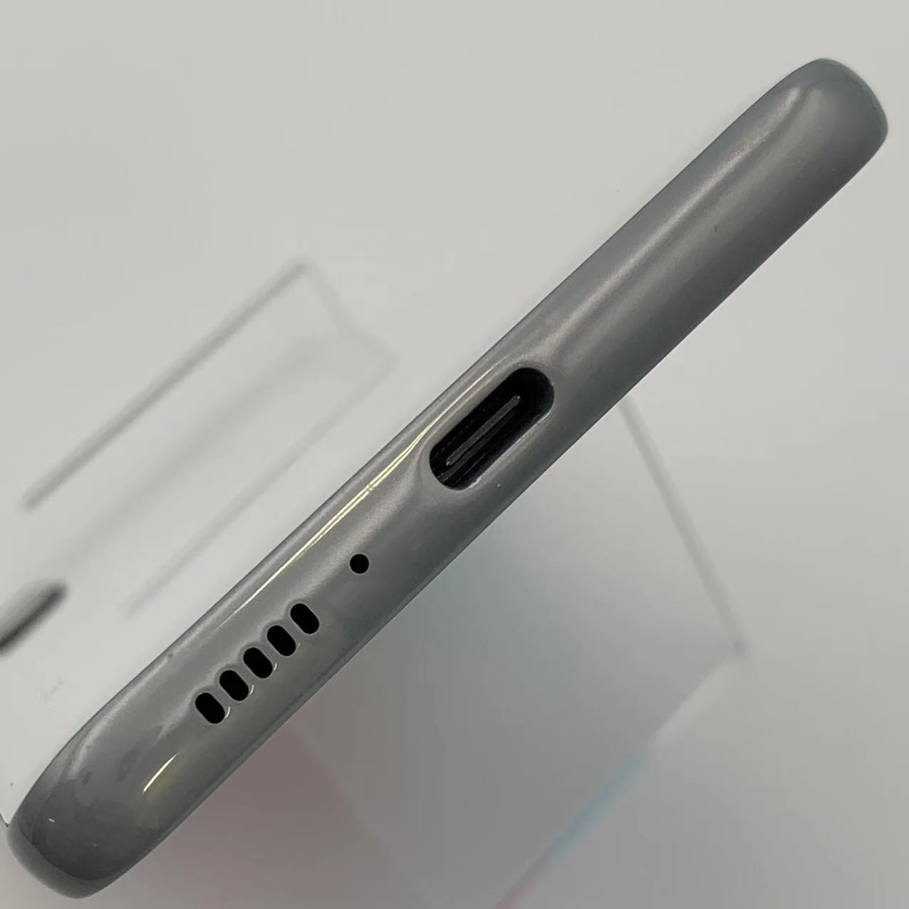 Galaxy A41 64GB ホワイト SC-41A SIMロック解除済 docomo版SIMフリー 極美品