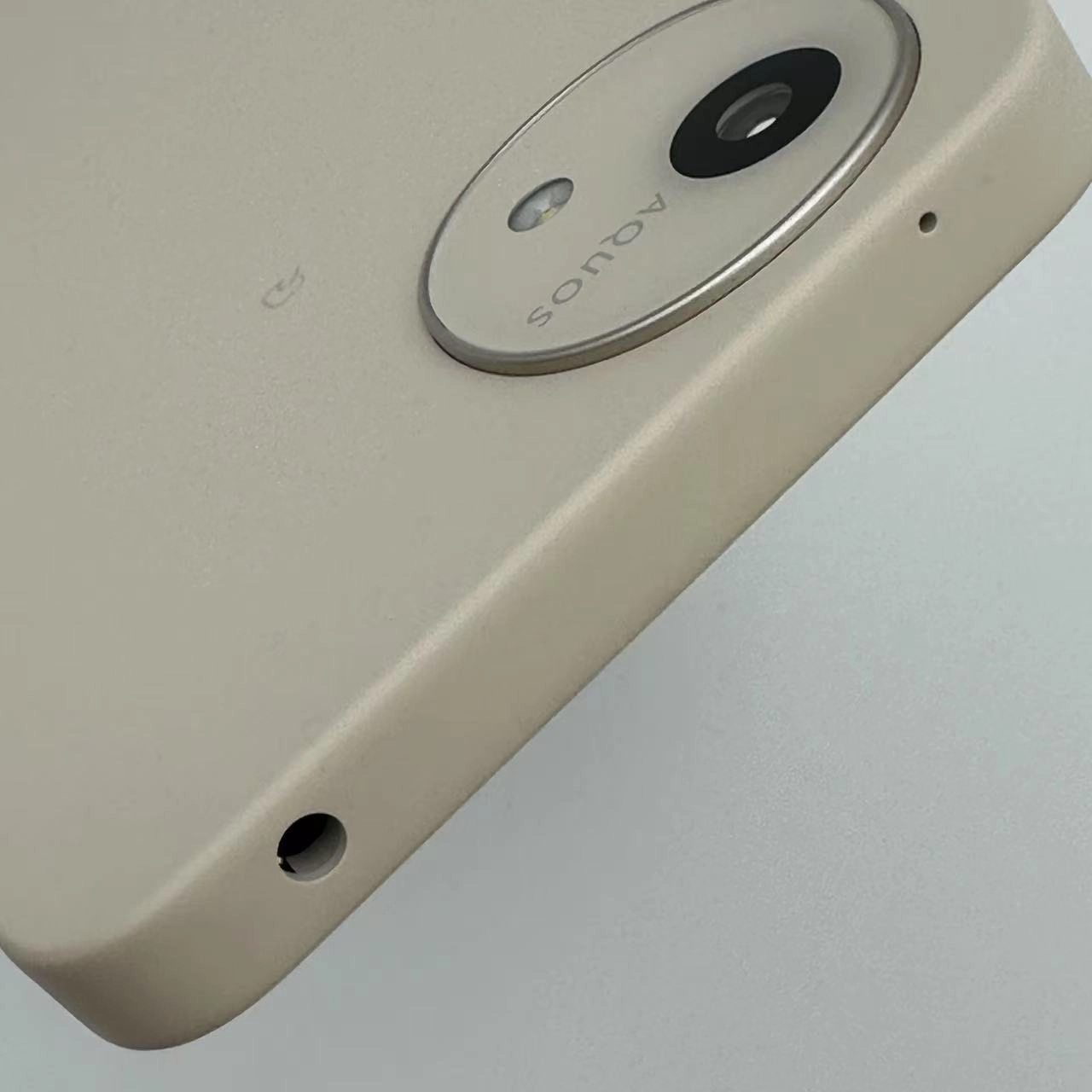 AQUOS wish4 64GB SH-52E docomo版SIMフリー 新品同様 4GB 64GB ホワイト