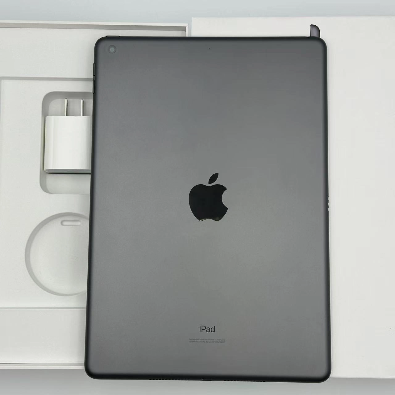 iPad 第8世代 Wi-Fiモデル 32GB スペースグレイ 3YL92J/A 極美品