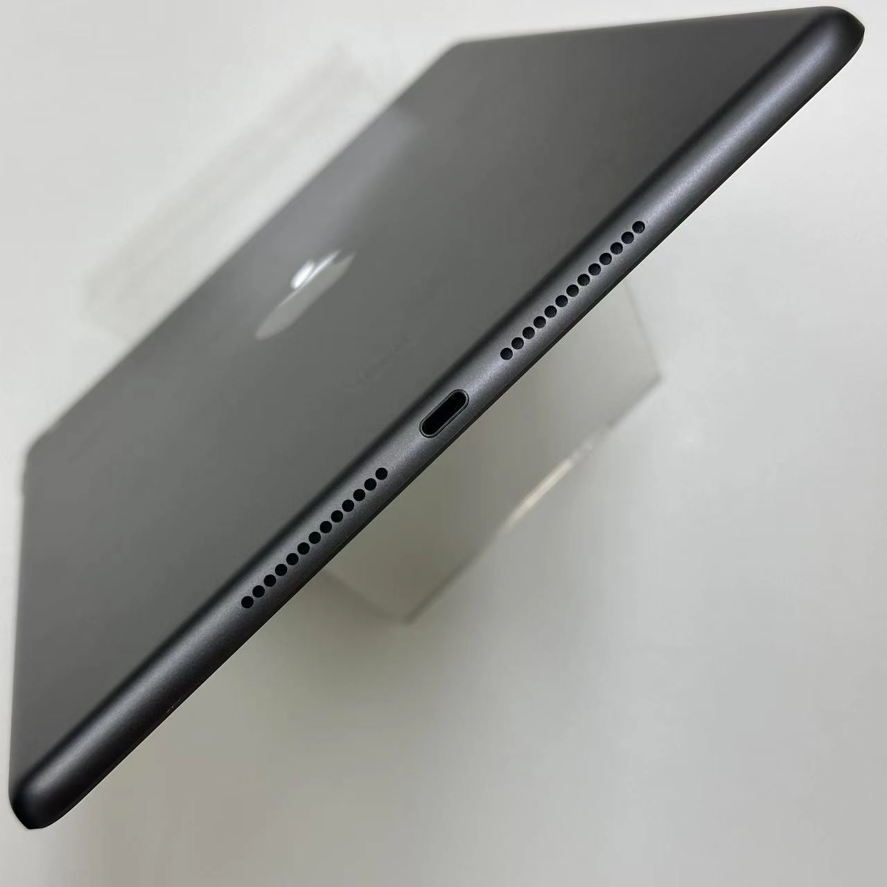 iPad 第8世代 Wi-Fiモデル 32GB スペースグレイ 3YL92J/A 極美品