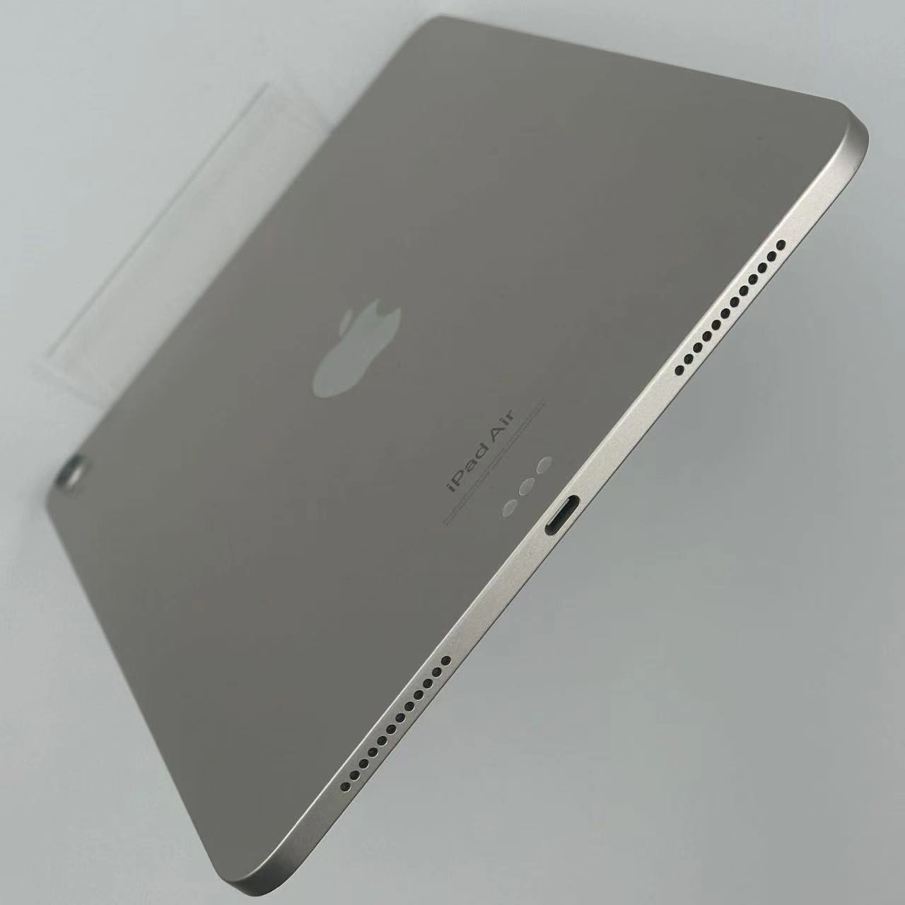 iPad Air 第5世代 Wi-Fiモデル 64GB スターライト MM9F3J/A 極美品