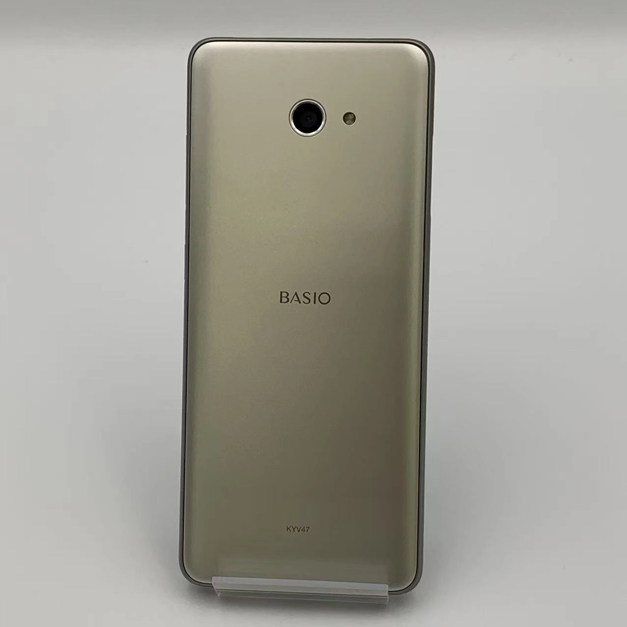 BASIO4 32GB シャンパンゴールド KYV47-u au版