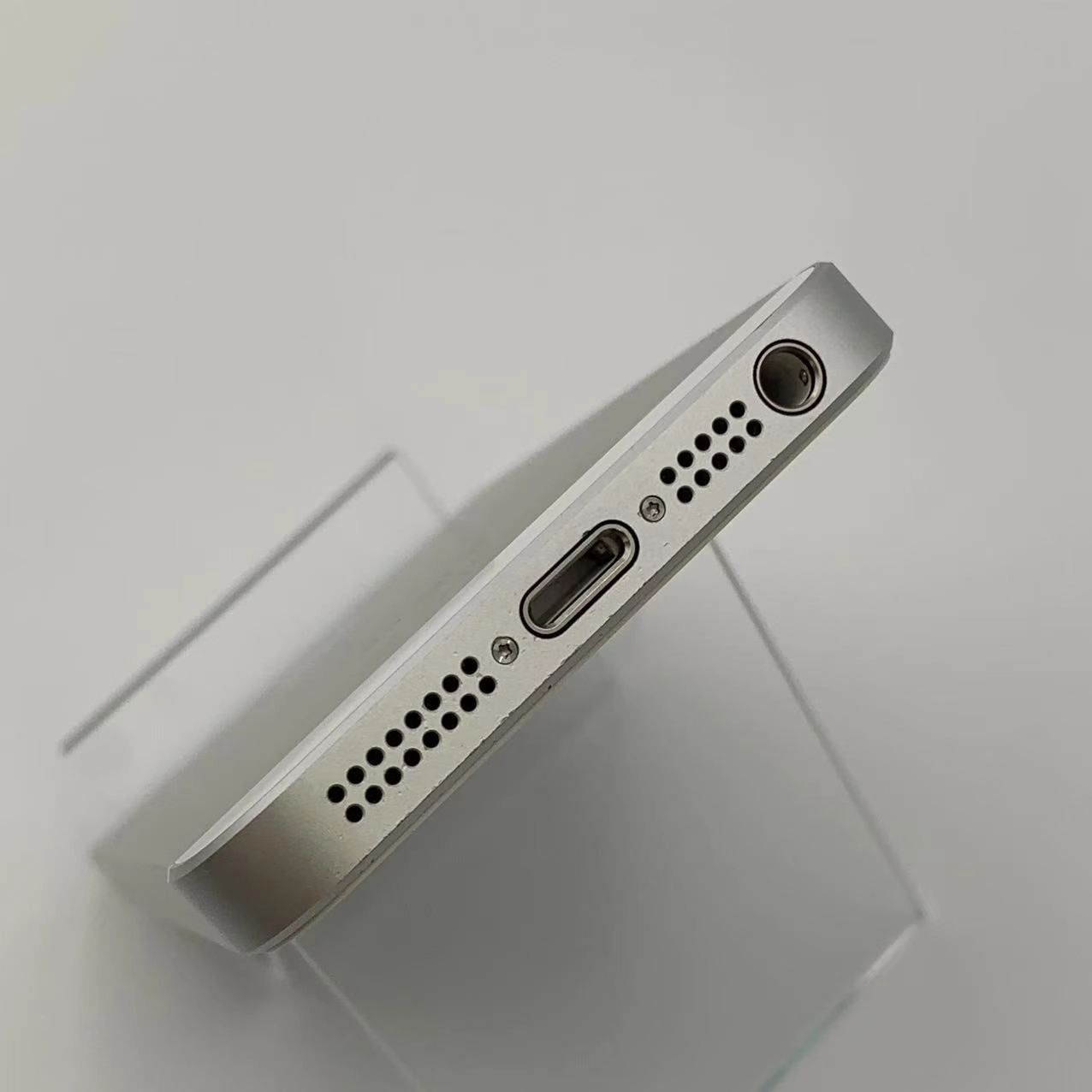 iPhoneSE 32GB シルバー MP832J/A SIMロック解除済 au版 美品