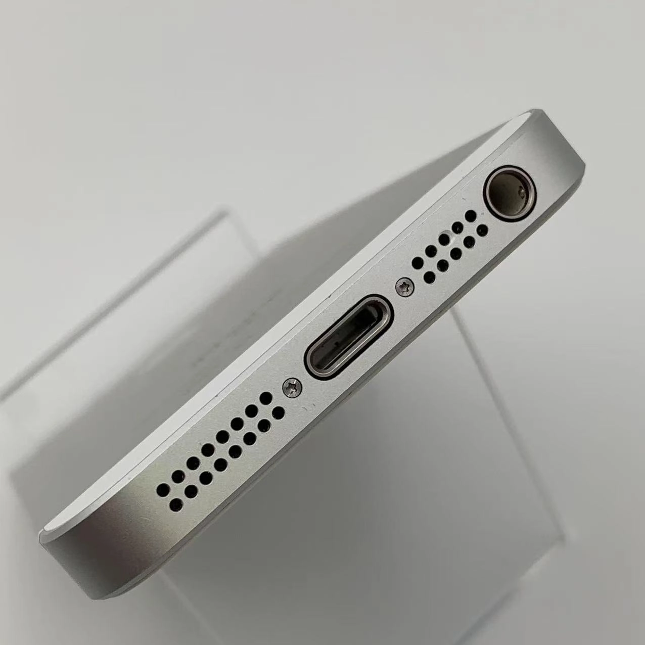 iPhoneSE 32GB シルバー MP832J/A AU版SIMフリー