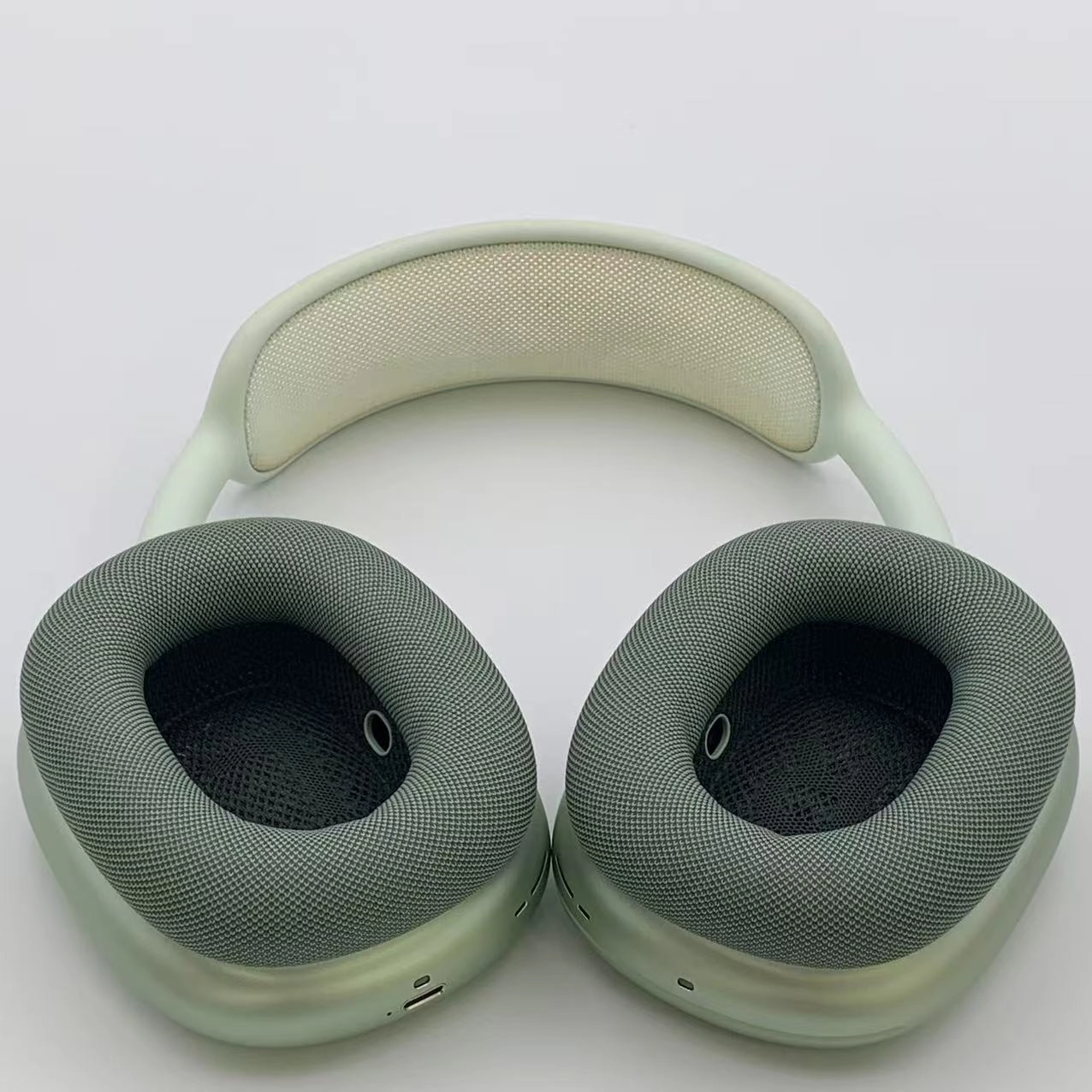 AirPods Max Green with Light Green Headband  グリーン MGYN3KH/A
