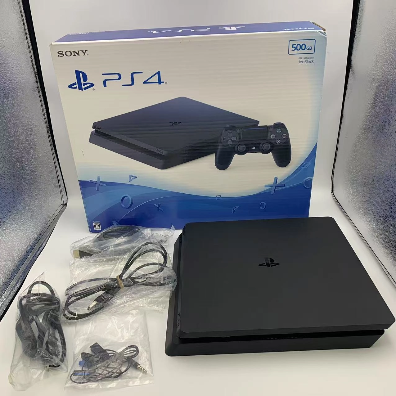 PlayStation 4 500GB ジェット・ブラック CUH-2000AB01