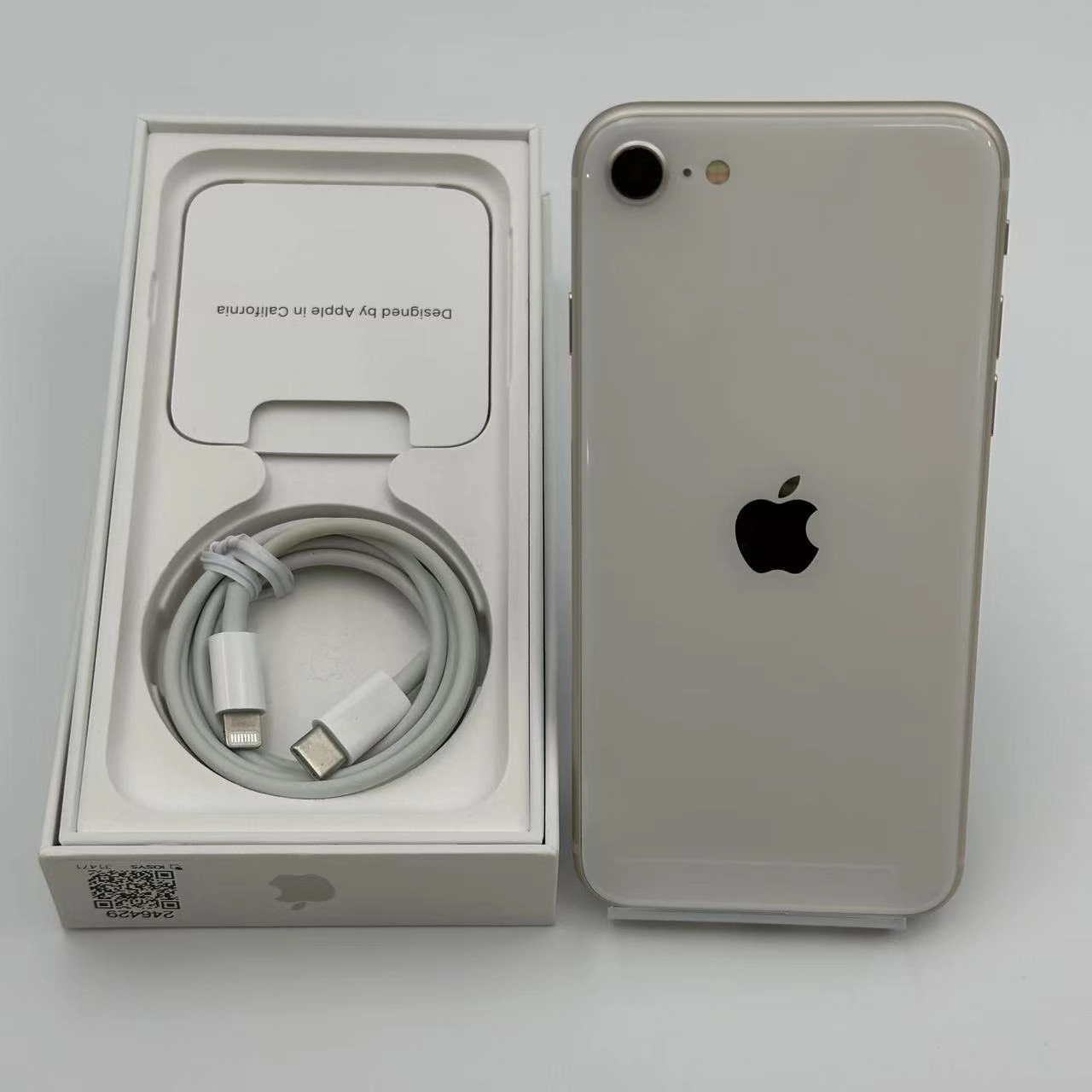 iPhoneSE 第3世代 64GB MMYD3J/A AU版SIMフリー 極美品