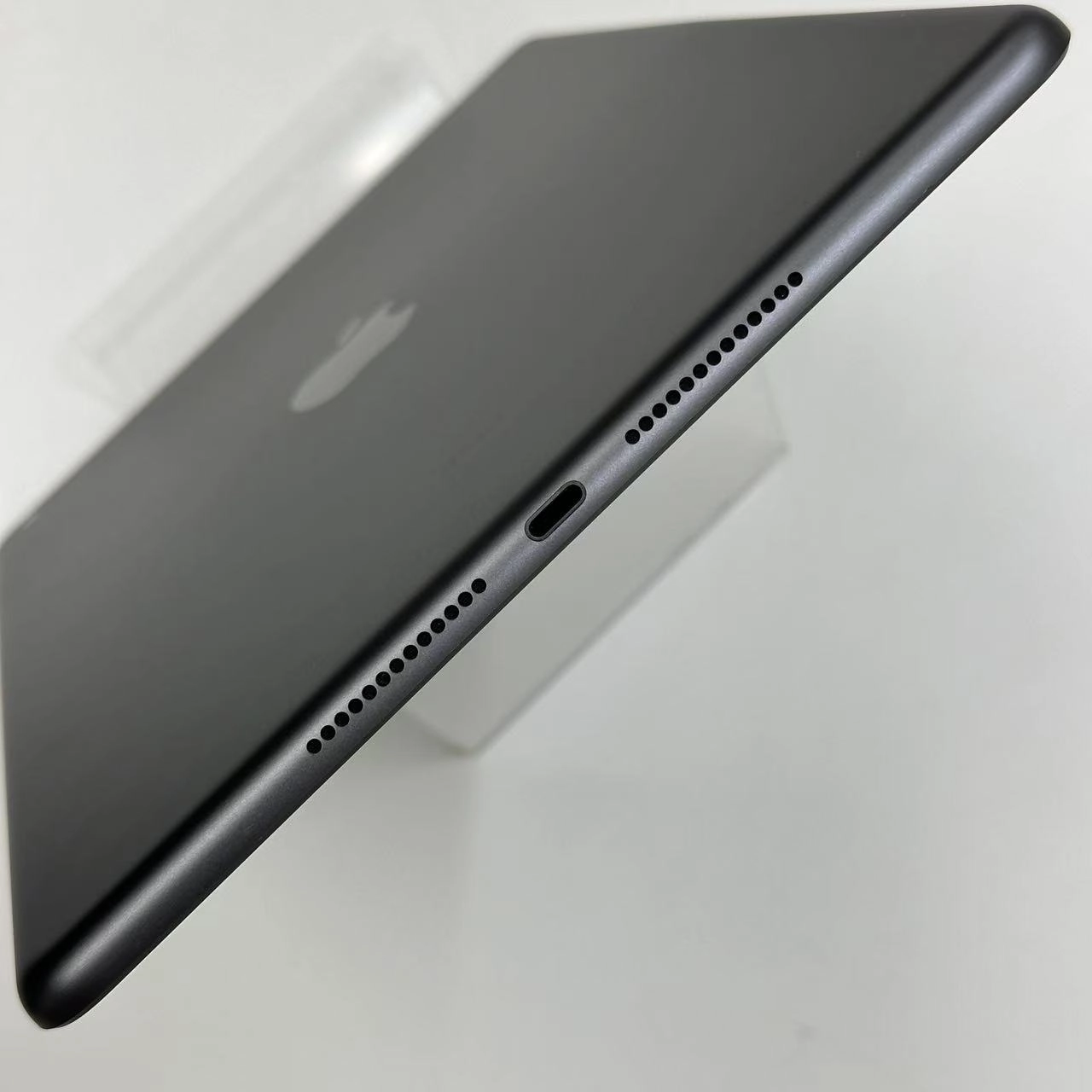 iPad 第7世代 Wi-Fiモデル 32GB MW742J/A 極美品