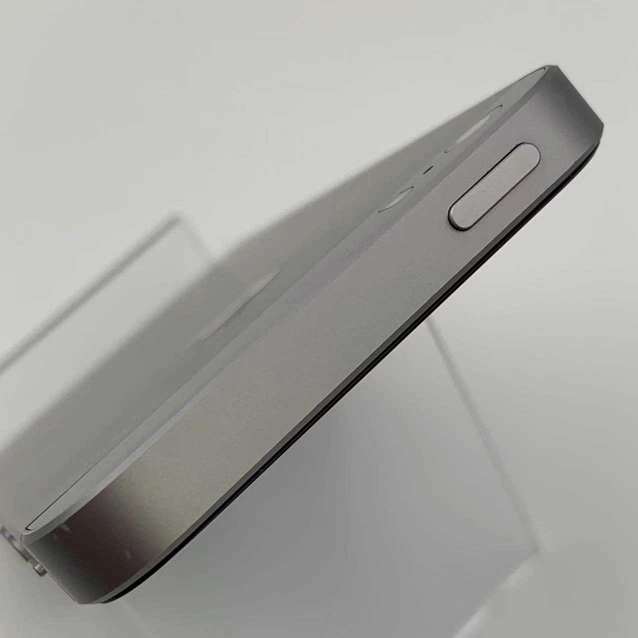 iPhoneSE 32GB スペースグレイ MP822J/A SoftBank版SIMフリー