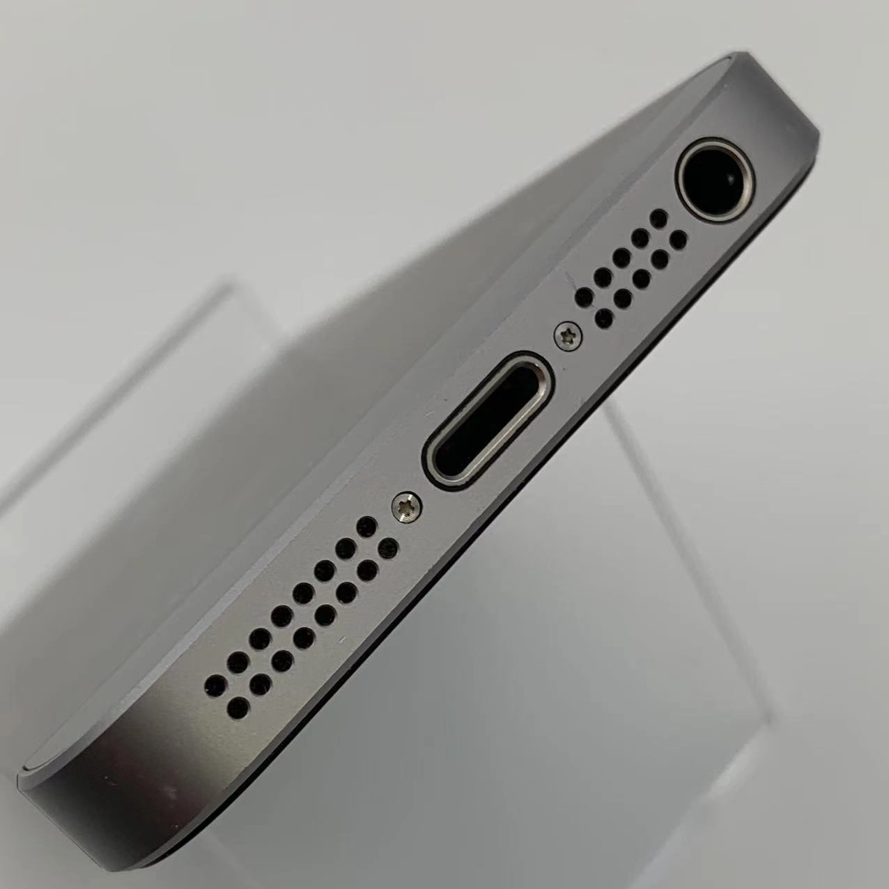 iPhoneSE 32GB スペースグレイ MP822J/A SoftBank版SIMフリー