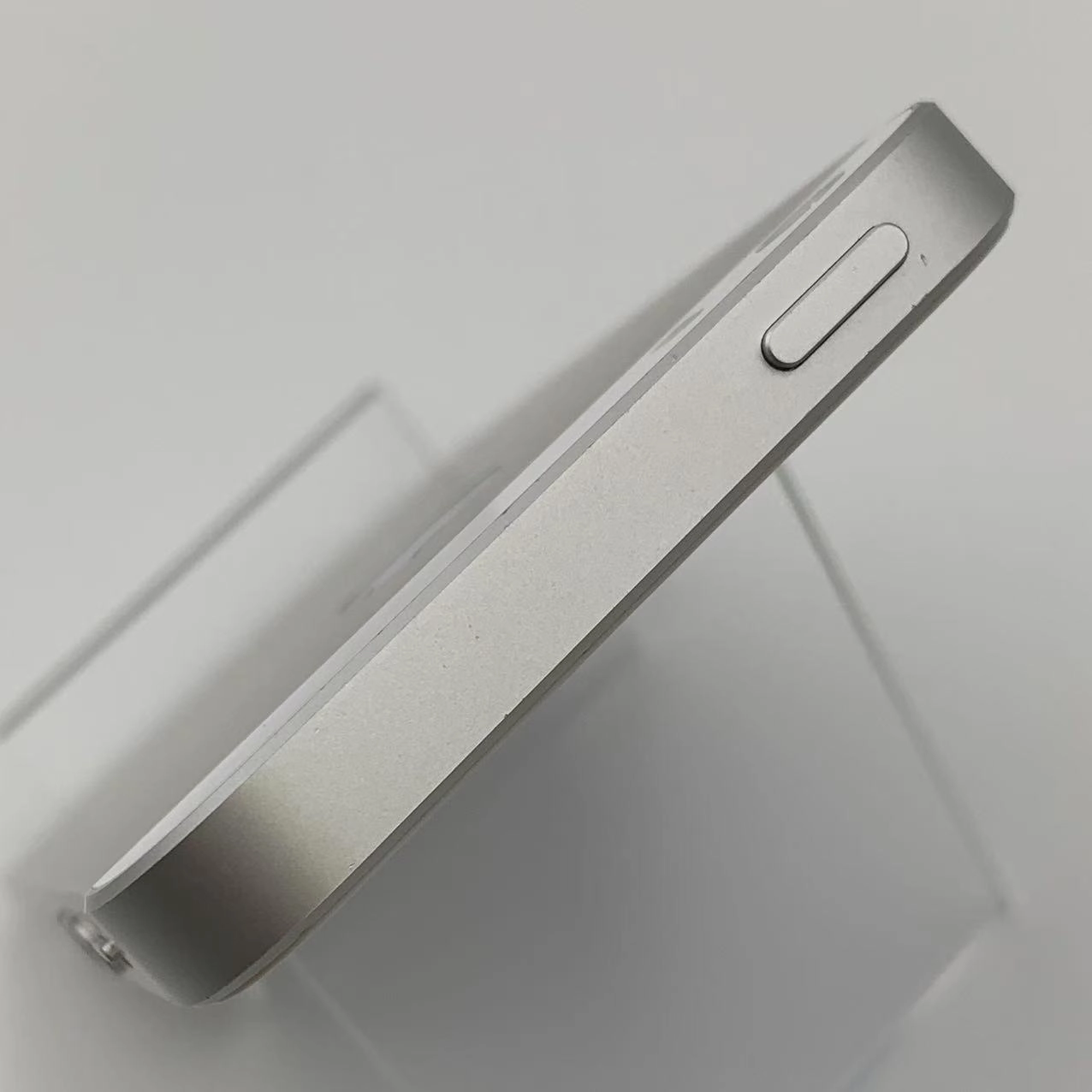 iPhoneSE 32GB シルバー MP832J/A AU版SIMフリー