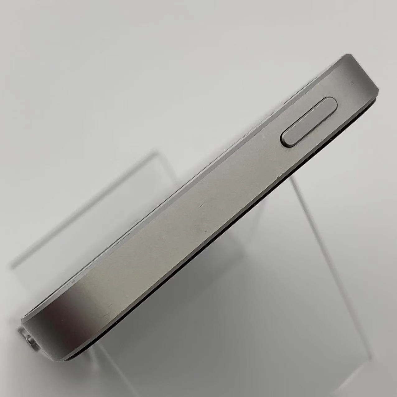 iPhoneSE 32GB スペースグレイ MP822J/A AU版SIMフリー