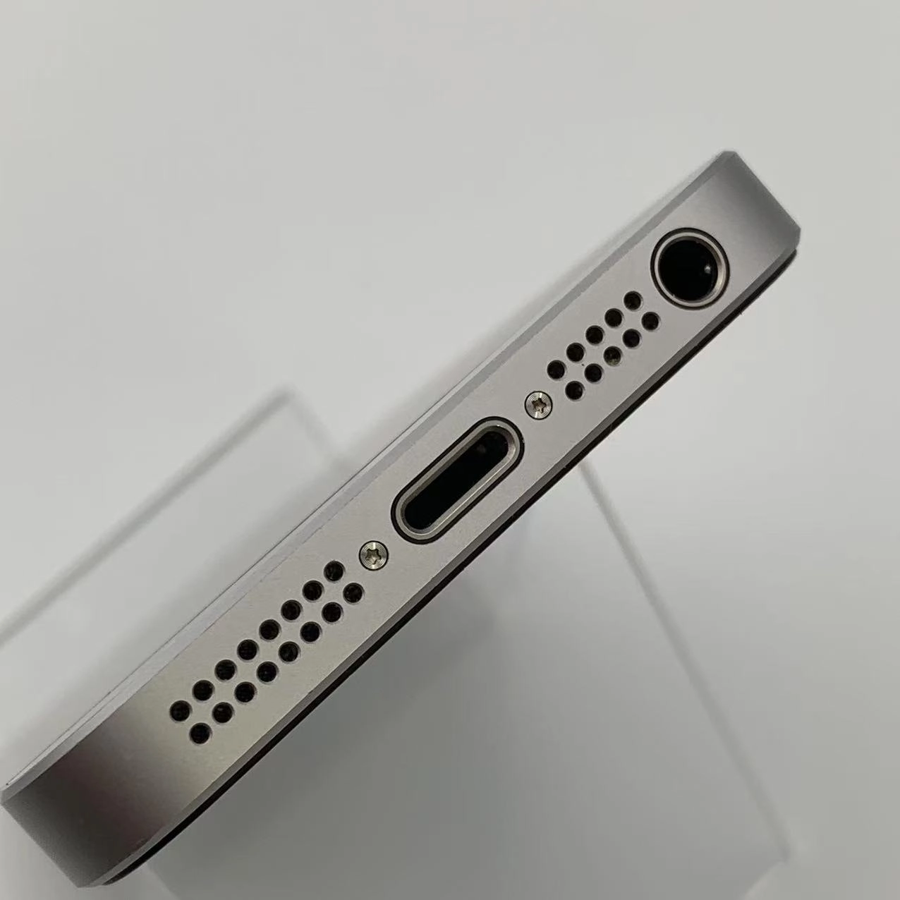 iPhoneSE 32GB スペースグレイ MP822J/A AU版SIMフリー