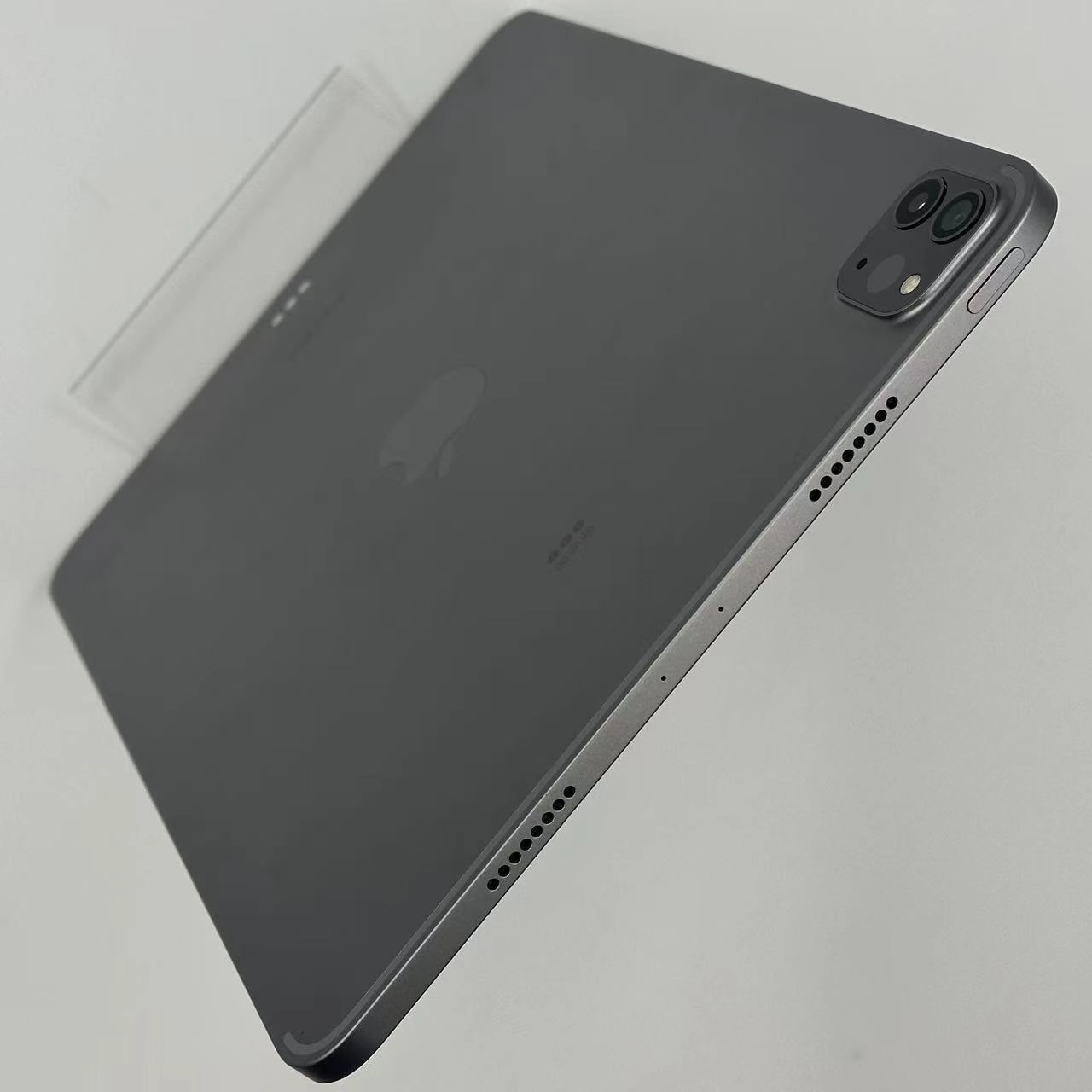 iPad Pro 11インチ 第4世代 Wi-Fiモデル 128GB PNXD3J/A 美品