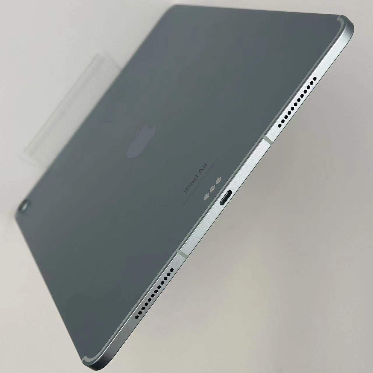 iPad Air 13インチ 第6世代 256GB MV6W3J/A au版SIMフリー 美品