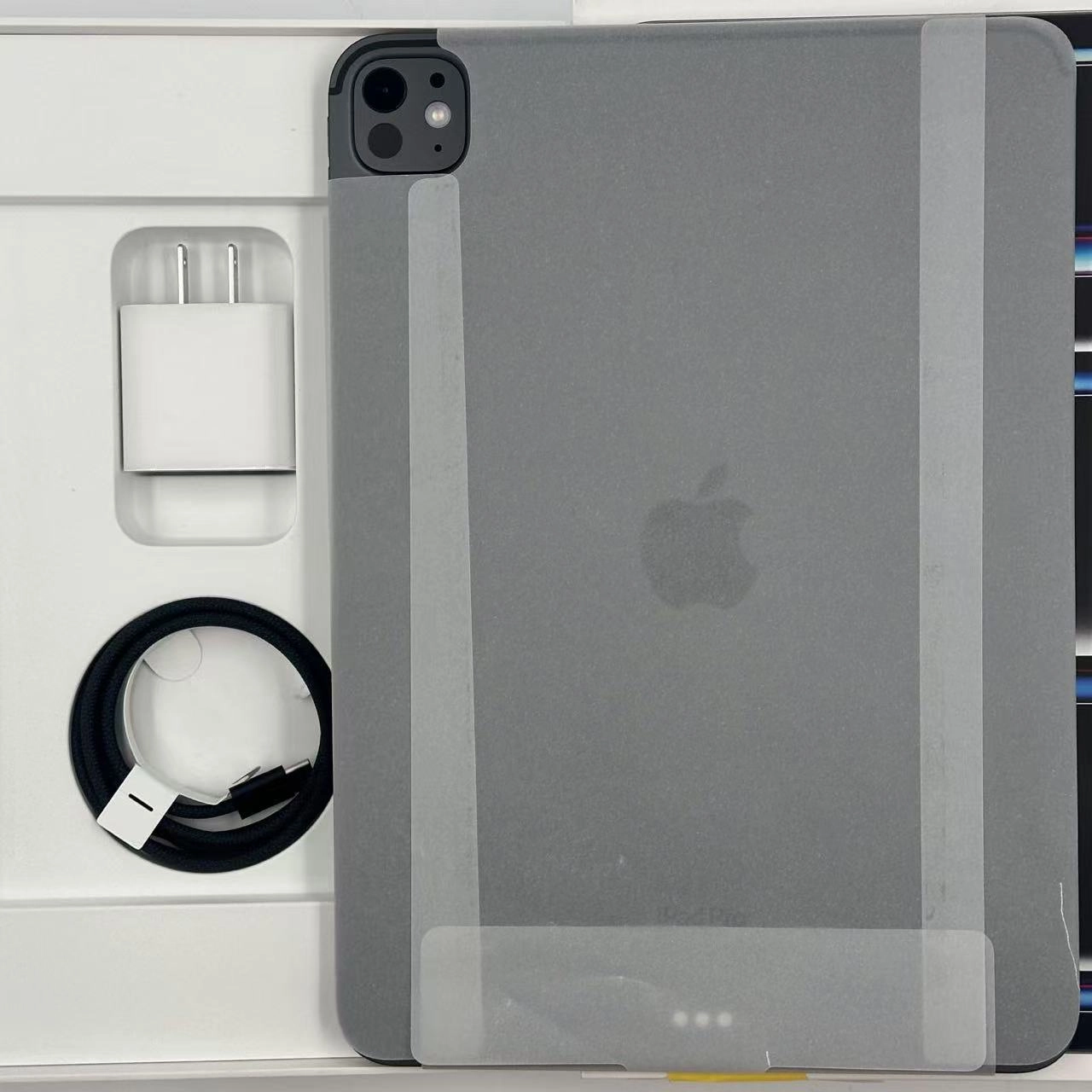 iPad Pro 11インチ 第5世代 Wi-Fiモデル 256GB MVV83J/A 未使用品