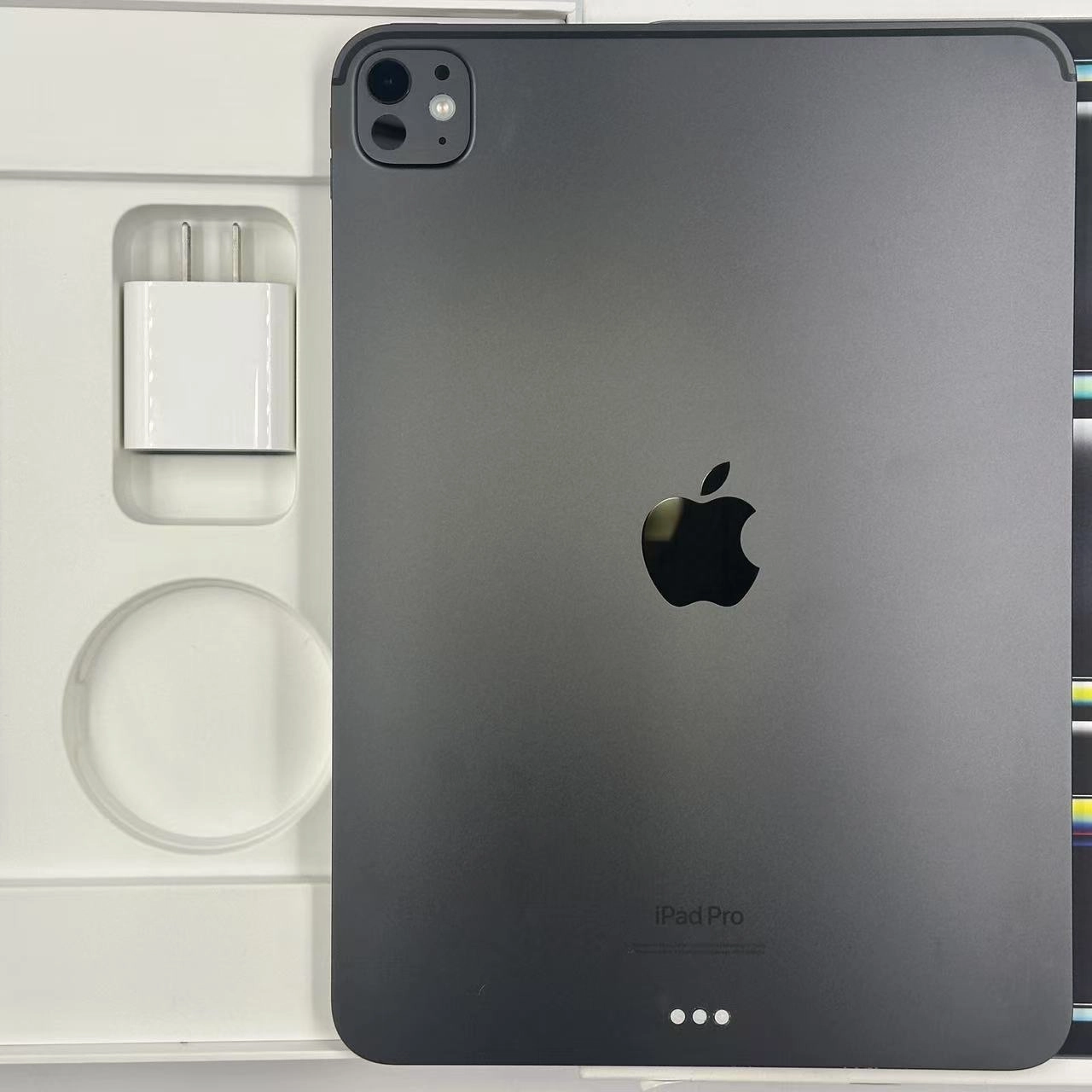 iPad Pro 11インチ 第5世代 Wi-Fiモデル 256GB MVV83J/A 美品
