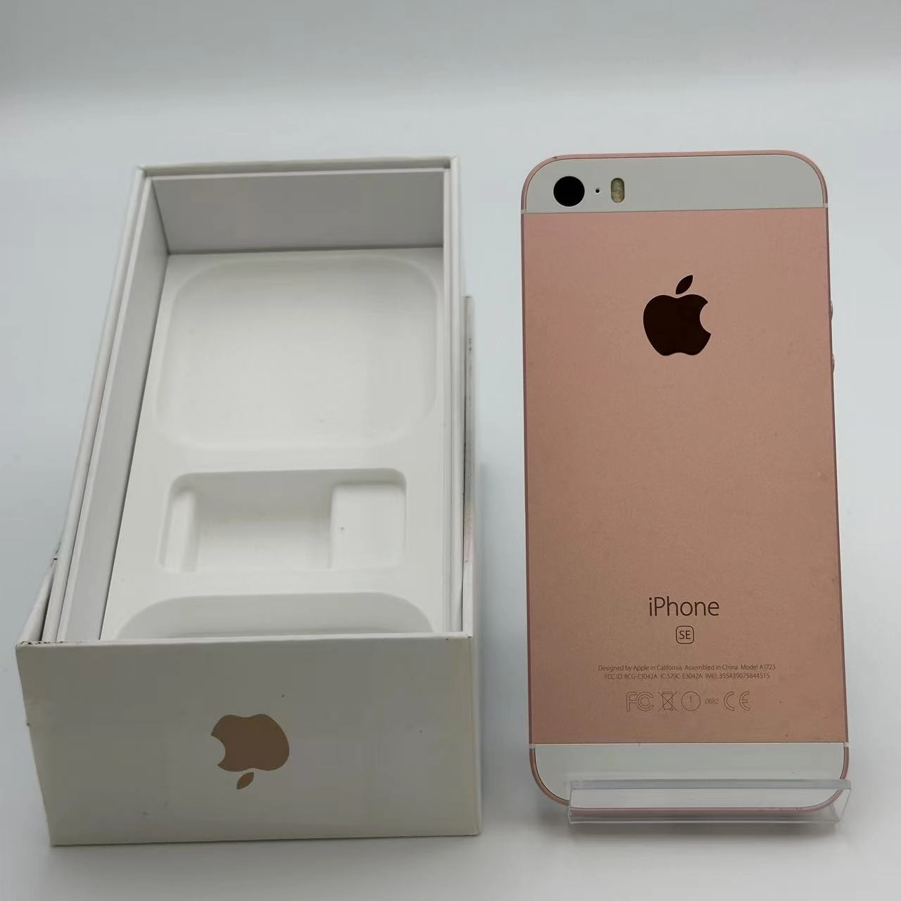 iPhoneSE 64GB ローズゴールド MLXQ2J/A au版SIMフリー