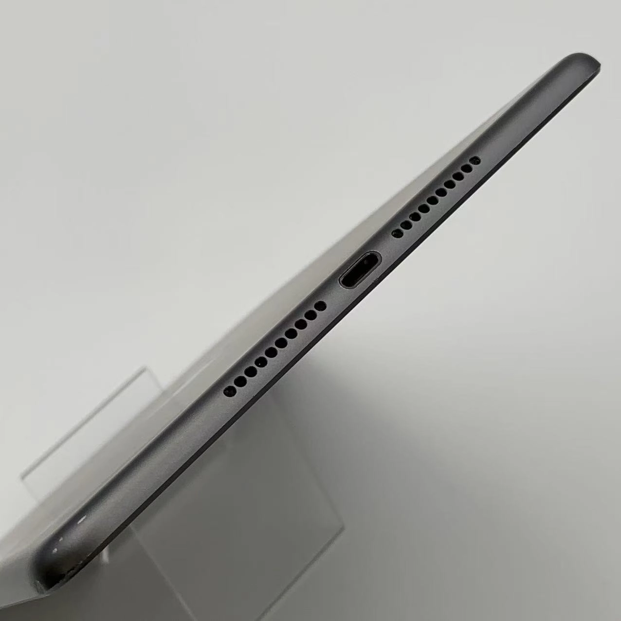 iPad mini 第5世代 Wi-Fiモデル 64GB スペースグレイ MUQW2ZP/A