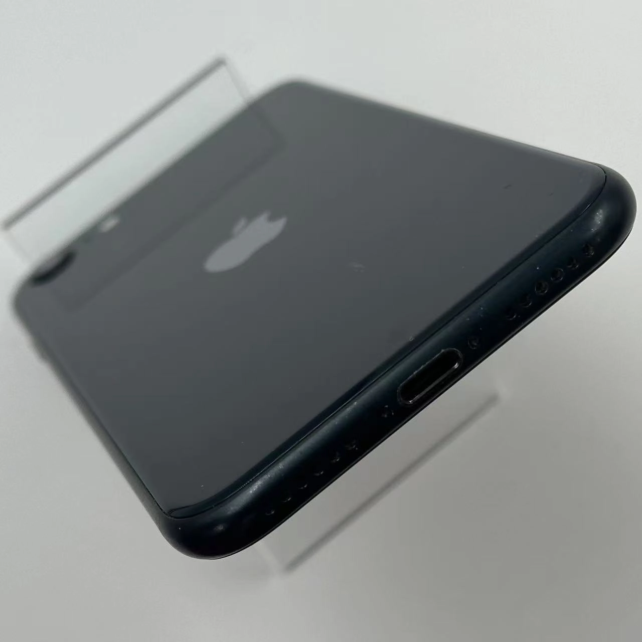 iPhoneSE 第3世代 128GB MMYF3J/A au版SIMフリー