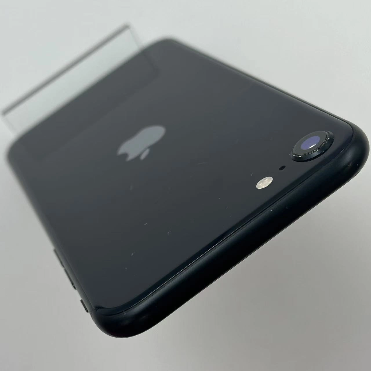 iPhoneSE 第3世代 128GB MMYF3J/A au版SIMフリー